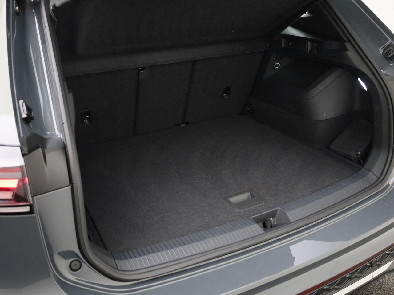 Volkswagen TIGUAN 1.5eTSI/150PK DSG R-Line Edition · 360 Camera · Keyless · IQ.Light · Head-up display · Apple/Android Car Play · Garantie t/m 11-09-2026