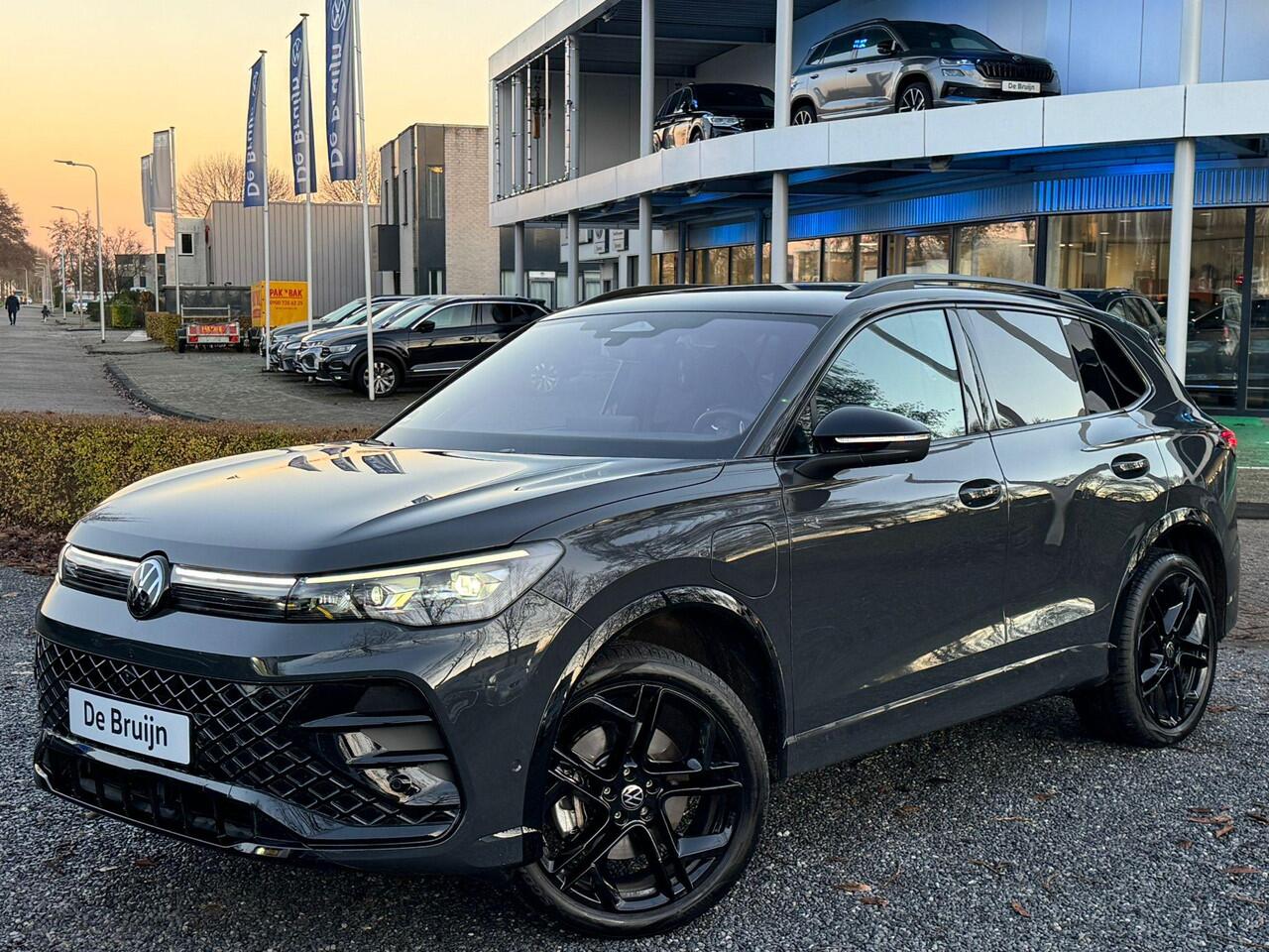 Volkswagen TIGUAN 1.5 E-Hybrid DSG R-Line Blackstyle (360 Camera,IQ,Harman)