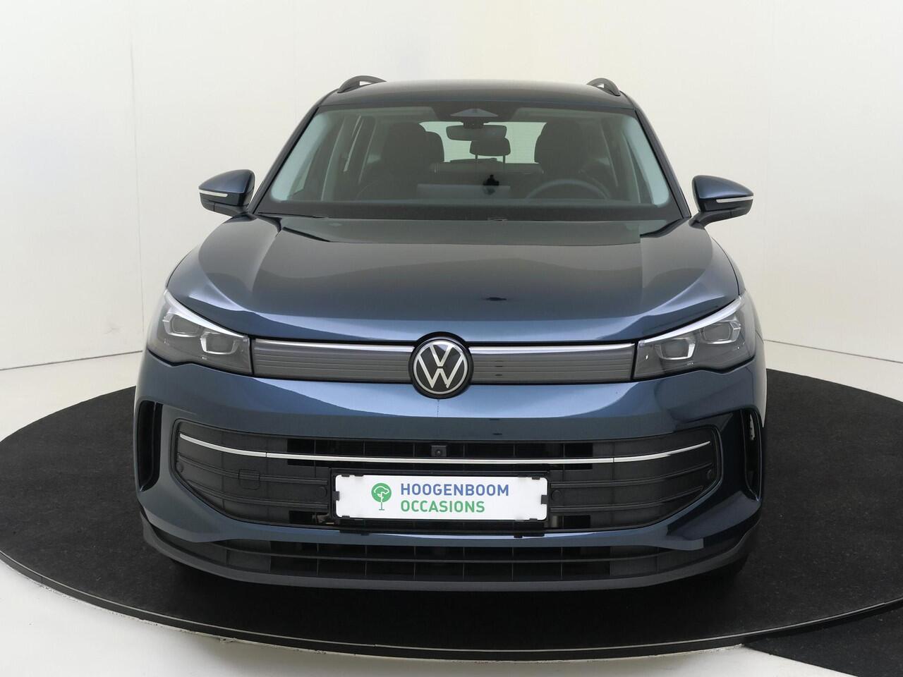 Volkswagen TIGUAN 1.5 eHybrid Life Edition | SoH 98% | Trekhaak | Adaptieve demping systeem | 360 camera | Head-up display | 3-zone airco | Dodehoek detectie | Adaptieve cruise control | Stoel- en stuurwielverwarming |
