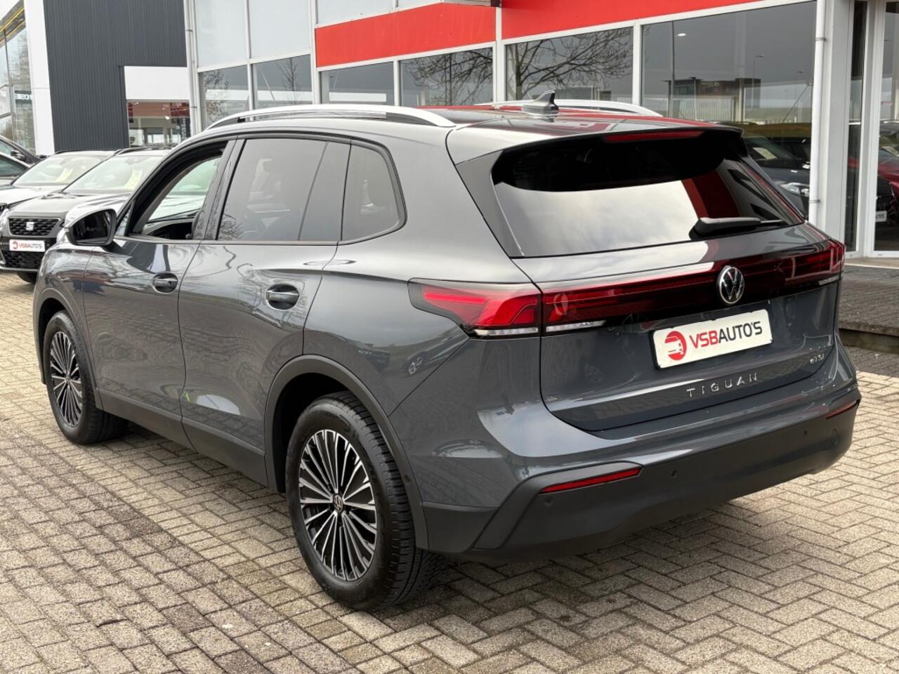 Volkswagen TIGUAN 1.5eTSI 150PK AUTOMAAT LIFE EDITION NW-MODEL LED NAVI CAMERA CARPLAY PDC