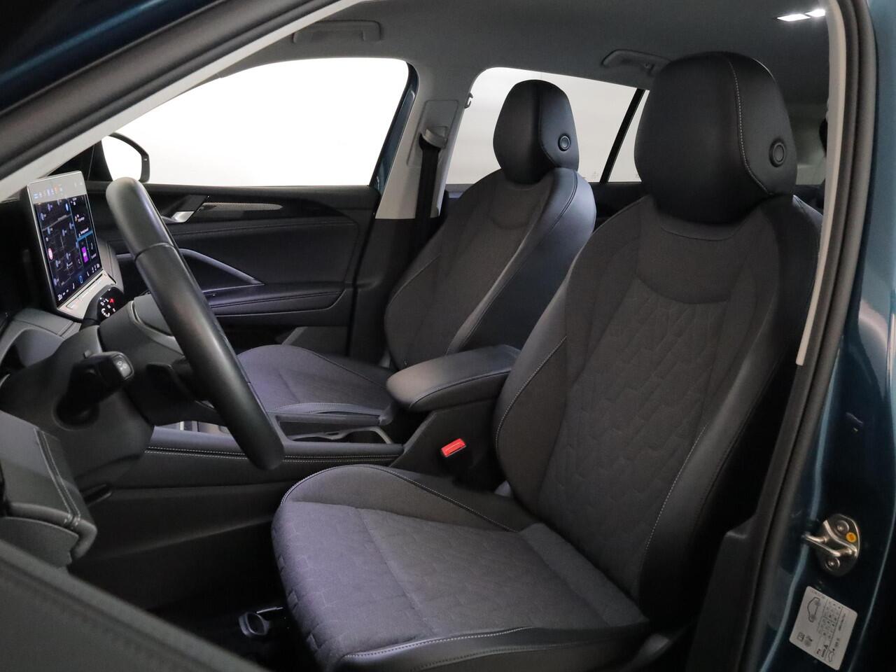 Volkswagen TIGUAN 1.5 eTSI Life Edition 150 pk Automaat (DSG) | Verlengde garantie | Navigatie | Trekhaak (wegklapbaar) | Parkeersensoren (Park assist) | Achteruitrijcamera | Stoelverwarming |