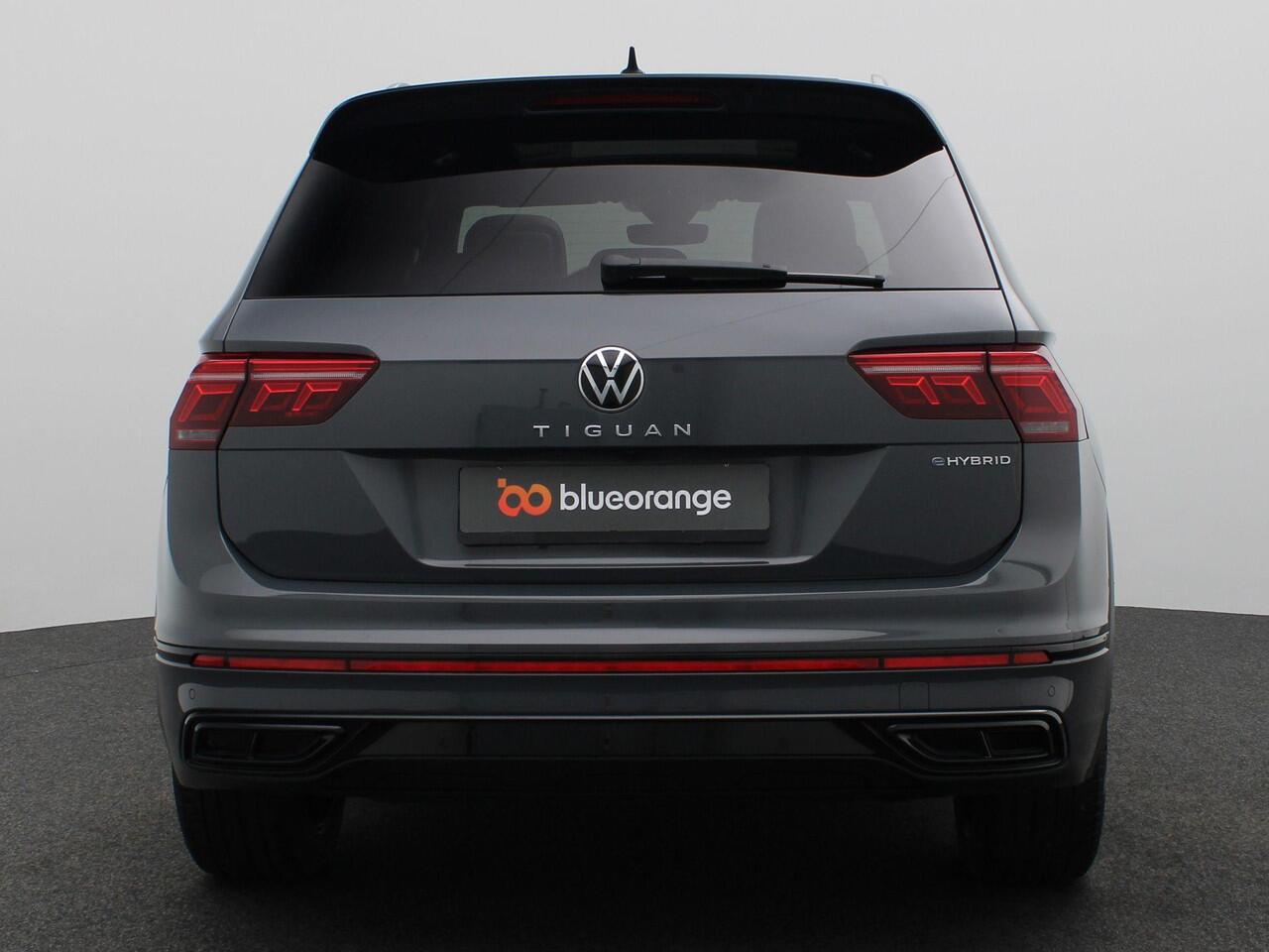 Volkswagen TIGUAN 1.4 TSI eHybrid R-Line Business 245Pk DSG SOH 100%, Pano-Schuifdak, Black Style, Leder, Memorystoel, Matrix LED-Verlichting, 19" LM Velgen, Keyless, 360gr. Camera, Side Assist, Elektr. Achterklep, Stuur-Stoelverwarming