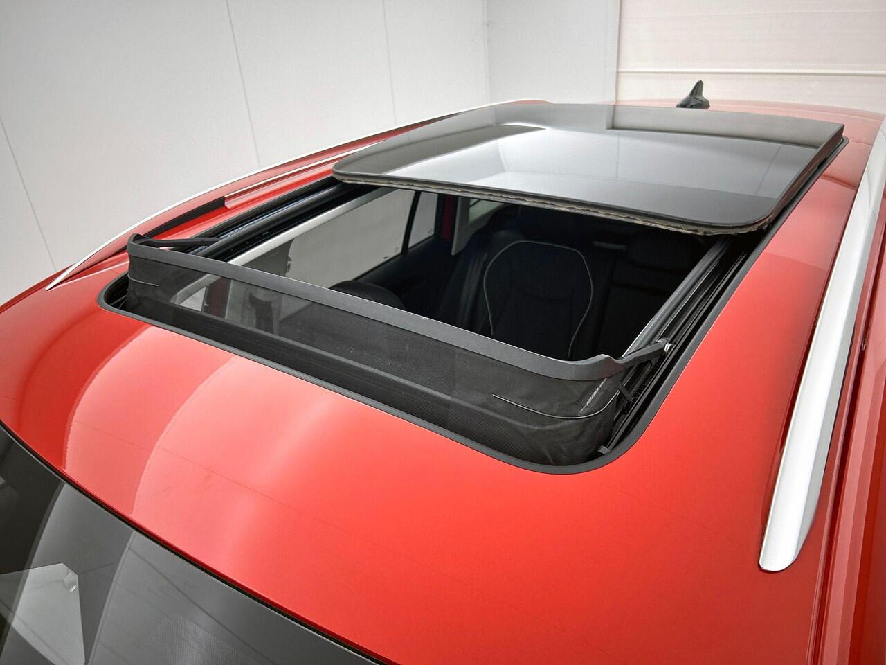 Volkswagen TIGUAN 1.5 eTSI PHEV Life Edition PANO | IQ-LIGHT | TREKHAAK | 360-CAMERA | SFEERVERLICHTING | AD-CRUISE