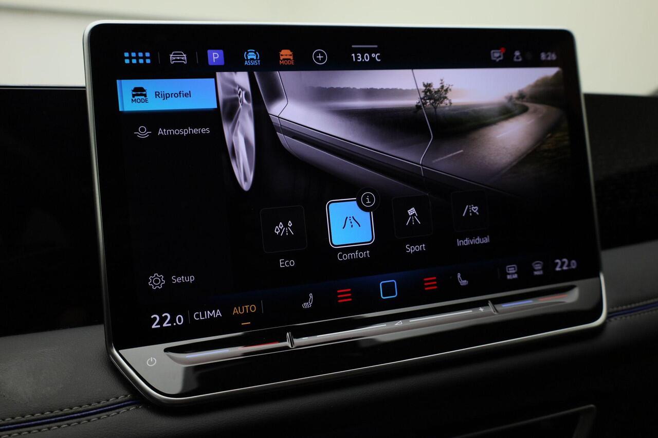 Volkswagen TIGUAN 1.5eTSI/150PK R-Line Black Style Edition · Panoramadak · 360°Camera + Parkeersensoren · Trekhaak · Garantie t/m 04-11-2026