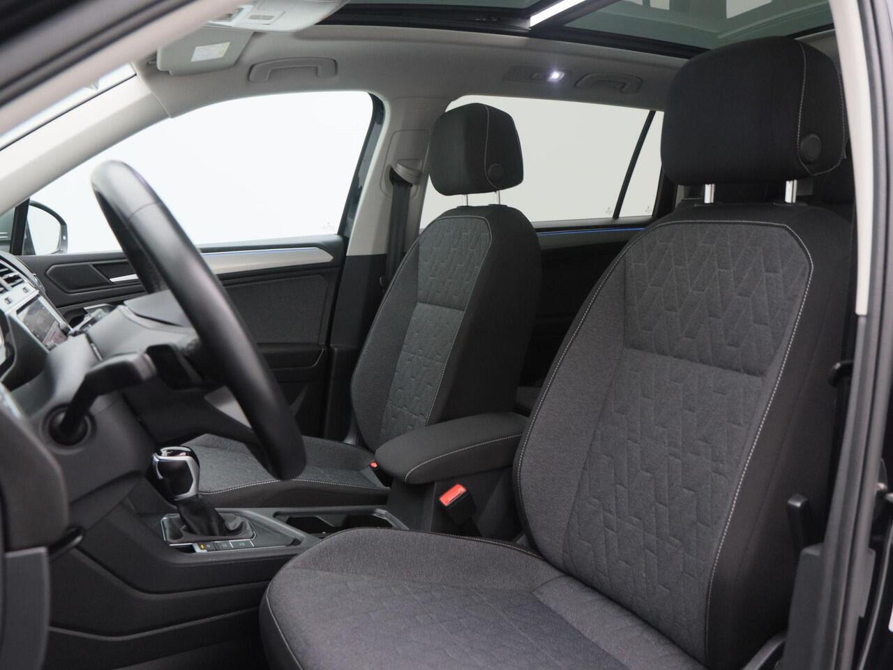 Volkswagen TIGUAN Allspace 1.5 TSi 150 Pk Automaat Move 7p. | Trekhaak | Panorama Dak | Adaptive Cruise | Camera | Stoelverwarming| 18 Inch | 34.080 Km !!
