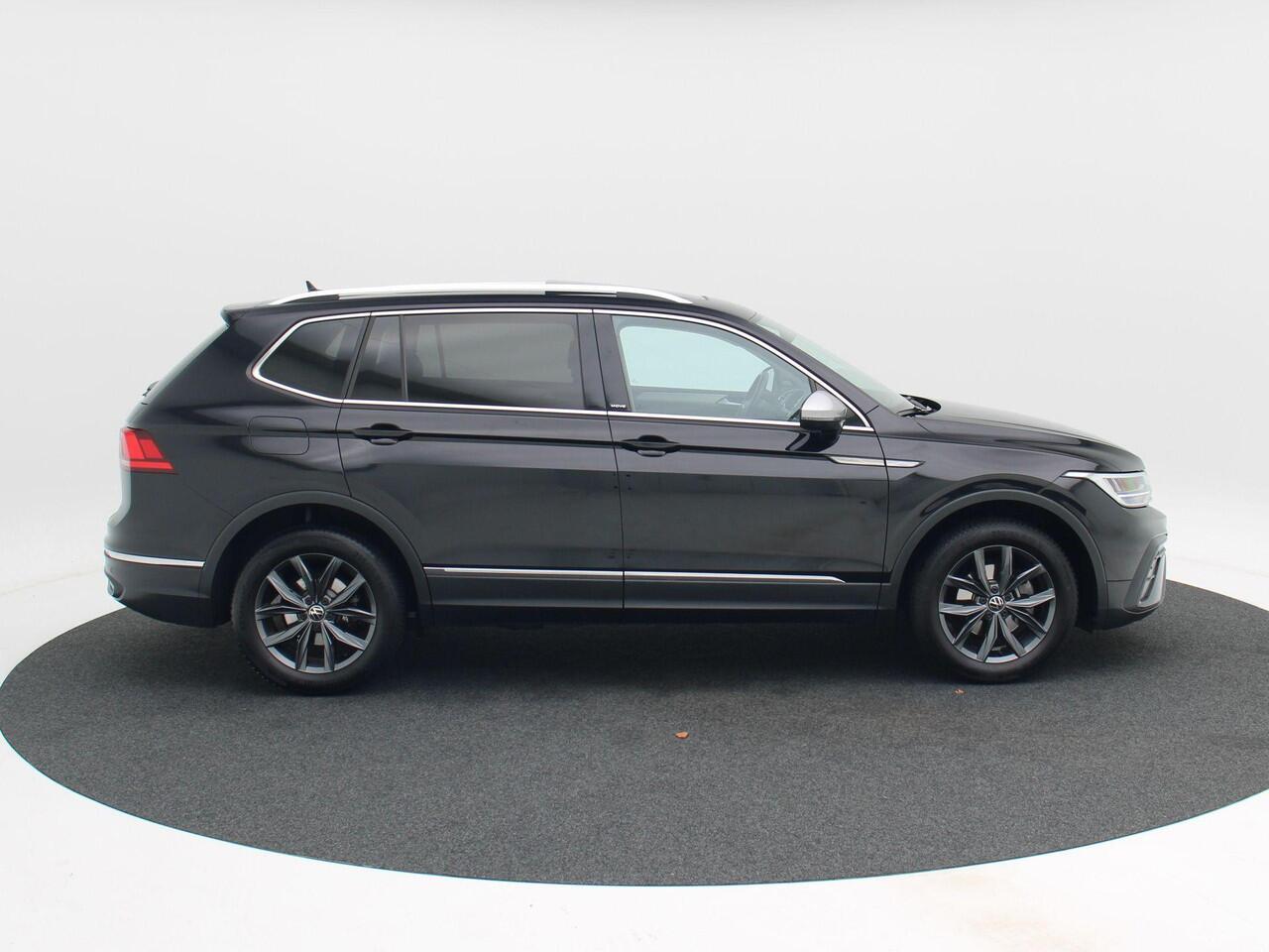 Volkswagen TIGUAN Allspace 1.5 TSi 150 Pk Automaat Move 7p. | Trekhaak | Panorama Dak | Adaptive Cruise | Camera | Stoelverwarming| 18 Inch | 34.080 Km !!