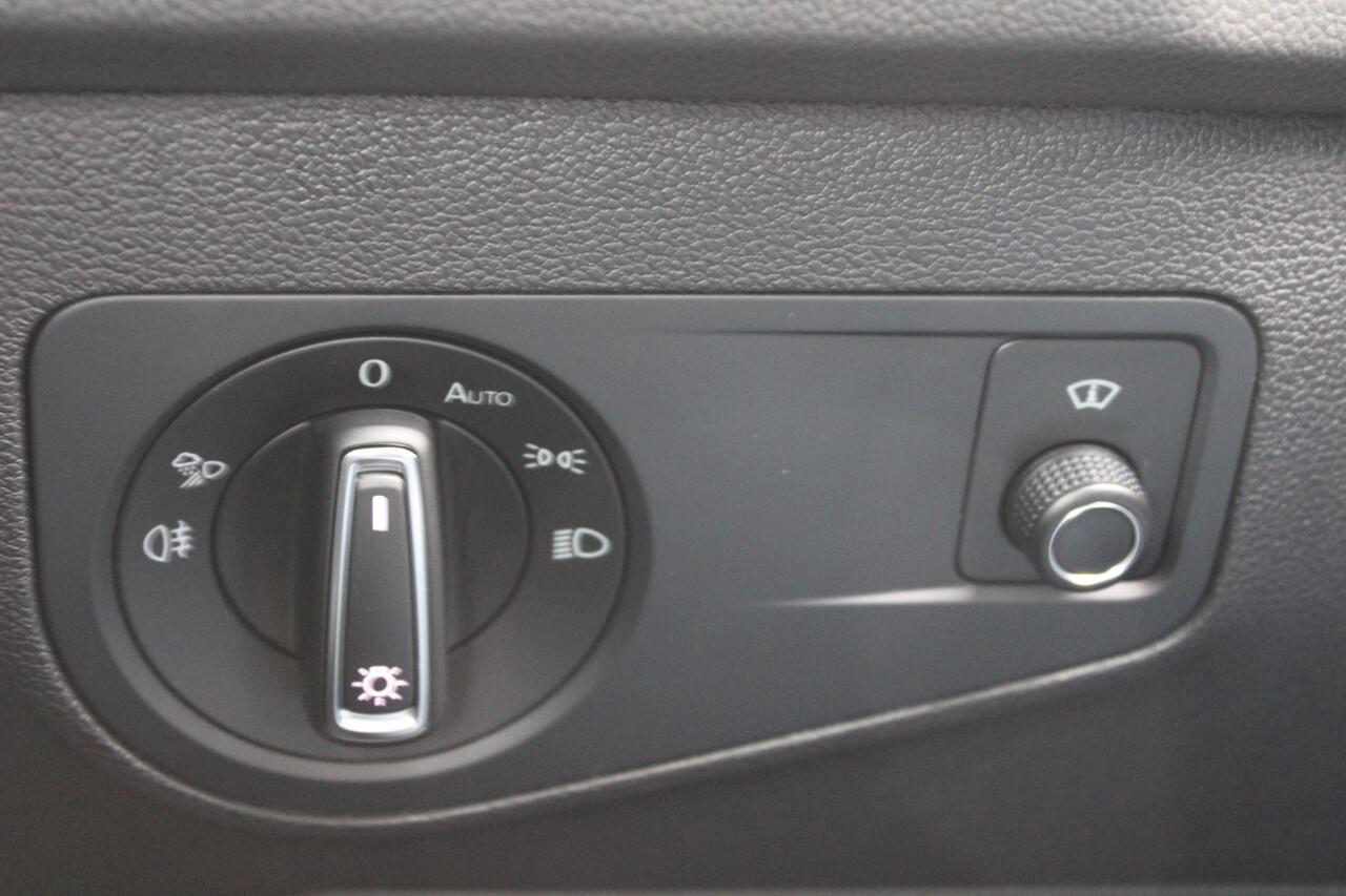 Volkswagen TIGUAN 1.4 TSI eHybrid R-Line Business | Panoramadak | Adaptieve Cruise Control | 19 INCH Lichtmetalen Velgen | Camera