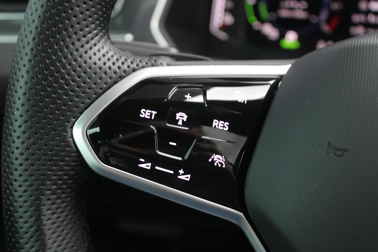 Volkswagen TIGUAN 1.4 TSI eHybrid R-Line Business | Panoramadak | Adaptieve Cruise Control | 19 INCH Lichtmetalen Velgen | Camera