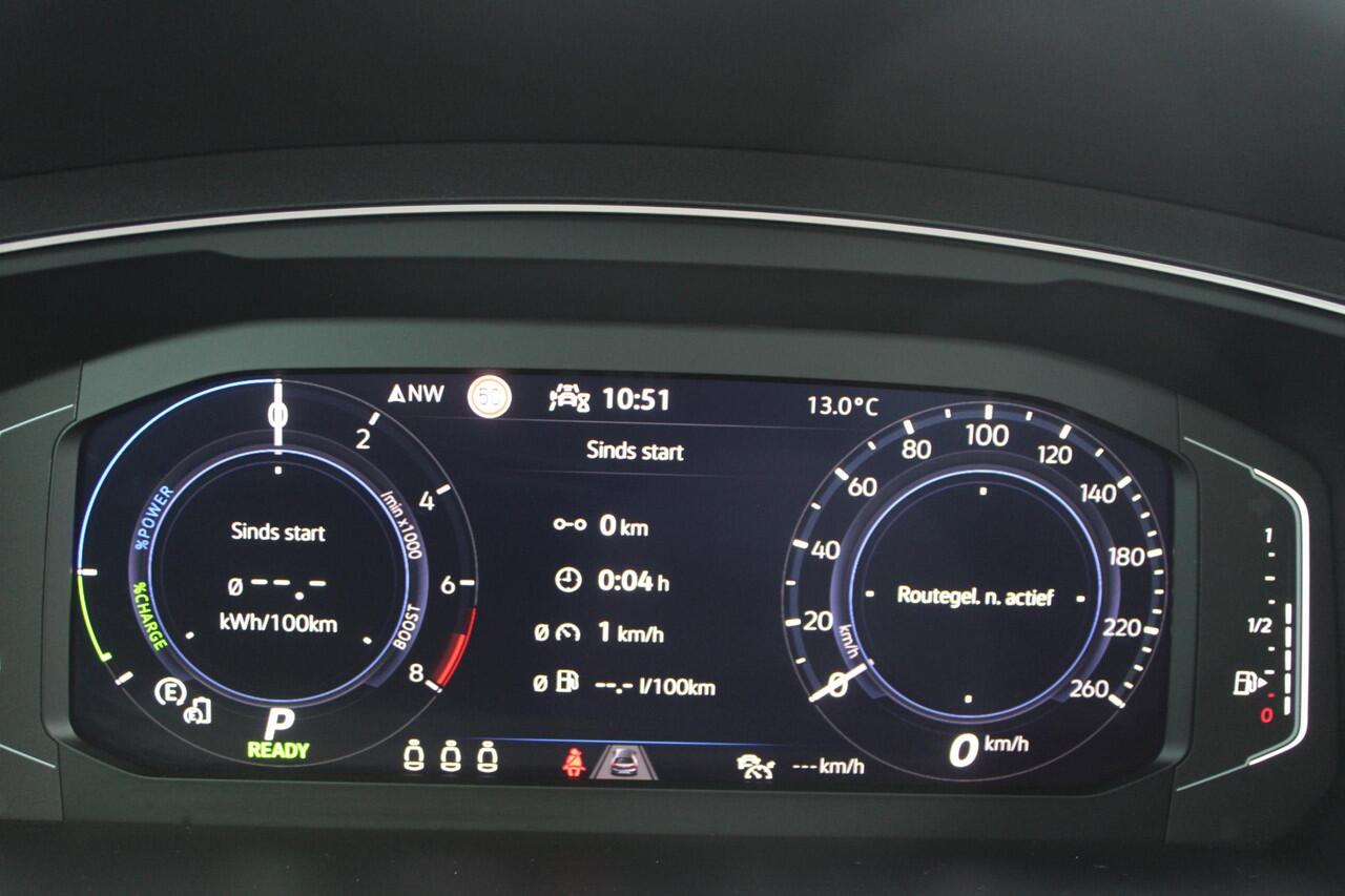 Volkswagen TIGUAN 1.4 TSI eHybrid R-Line Business | Panoramadak | Adaptieve Cruise Control | 19 INCH Lichtmetalen Velgen | Camera