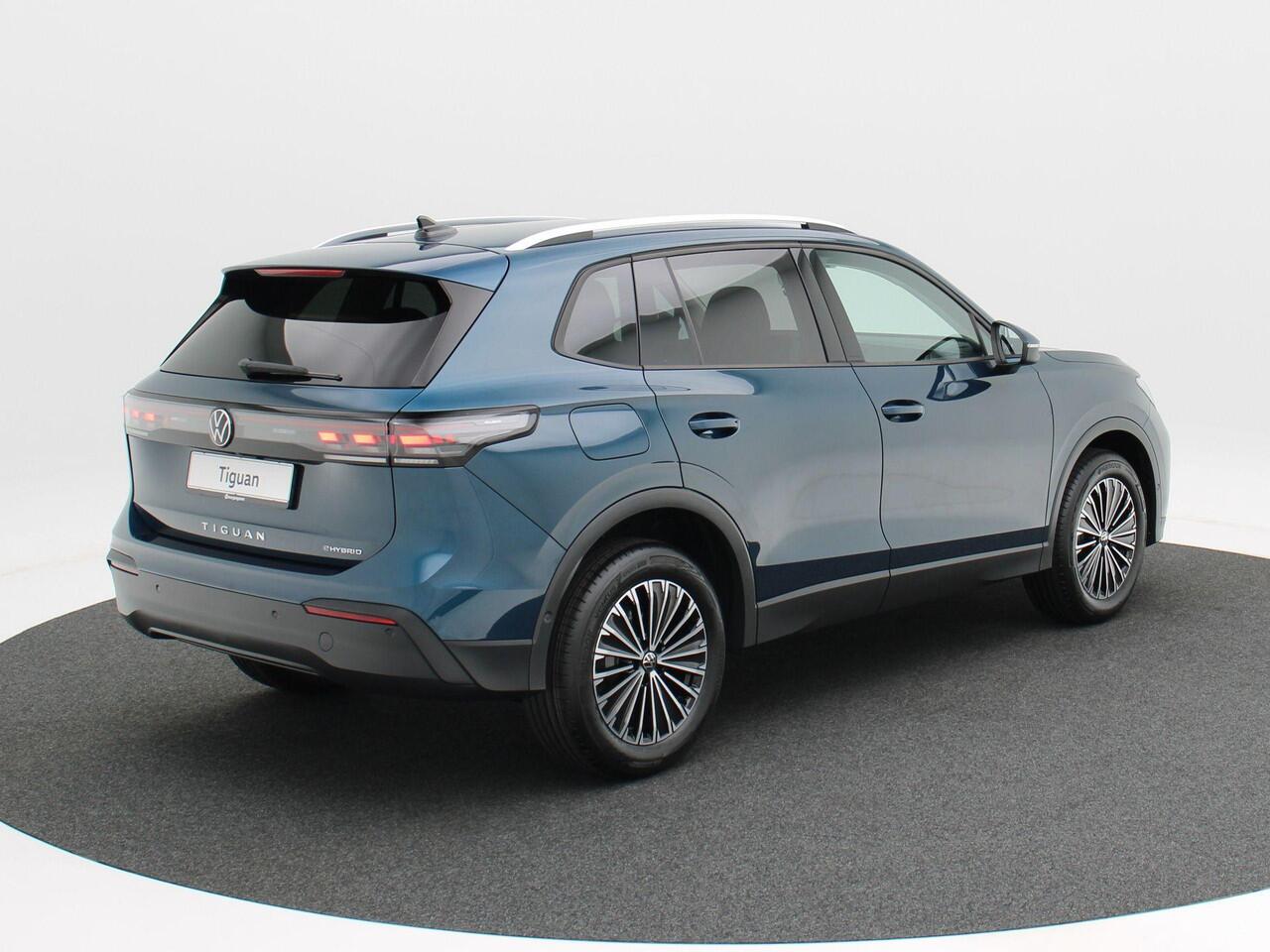 Volkswagen TIGUAN Life Edition 1.5 eHybrid 204 pk | Camera | Keyless | Carplay | Elektrische Achterklep | Adaptive Cruise |