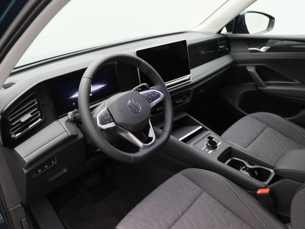 Volkswagen TIGUAN Life Edition 1.5 eHybrid 204 pk | Camera | Keyless | Carplay | Elektrische Achterklep | Adaptive Cruise |