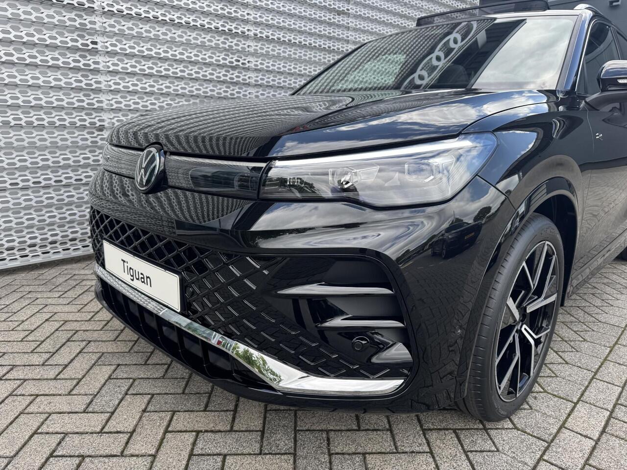 Volkswagen TIGUAN R-Line-Edition 1.5 110 kW / 150 pk eTSI 7 versn. DSG | Trekhaak met wegklapbare kogel |