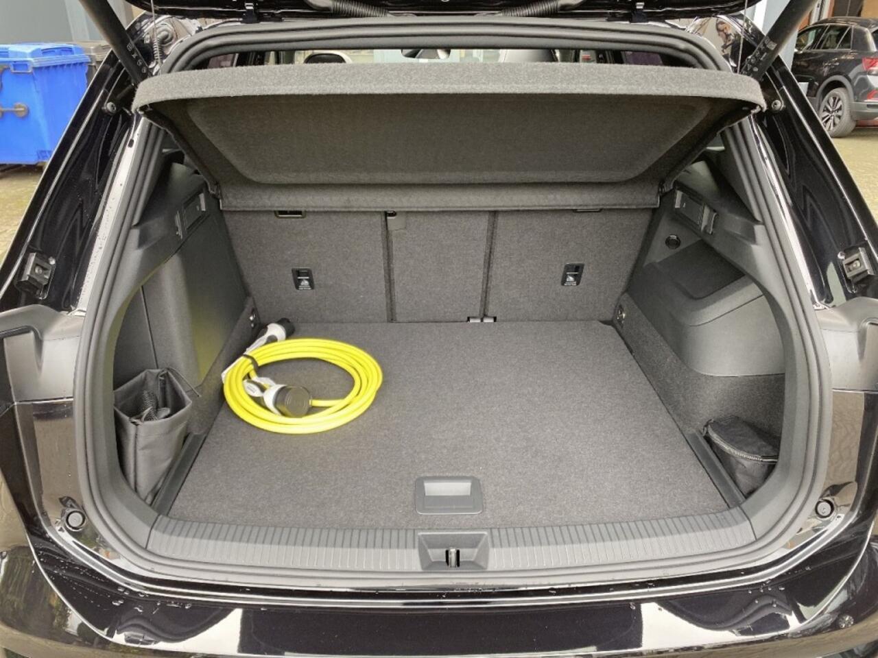 Volkswagen TIGUAN 1.5 TSI E-HYBRID R-LINE PANO-DAK/TREKHAAK/CAMERA/HenK/CARPLAY/ACC