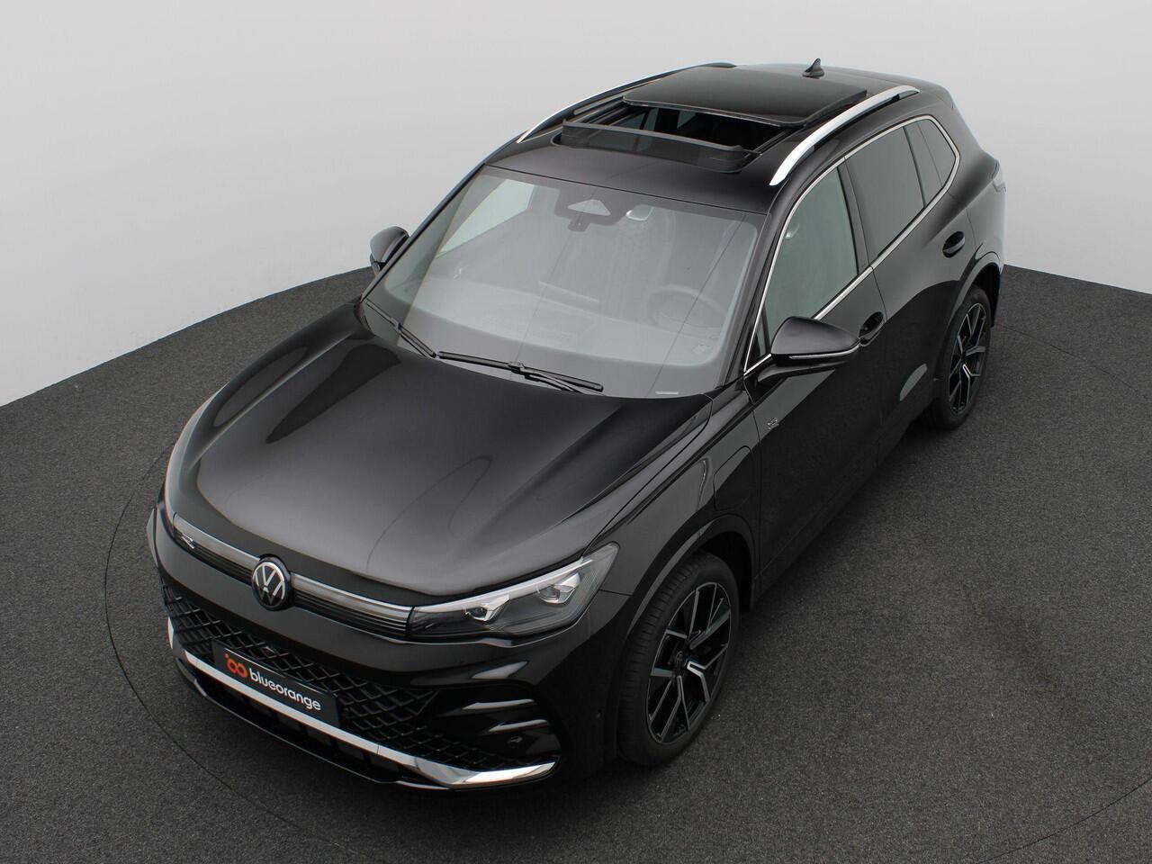 Volkswagen TIGUAN 1.5 eHybrid R-Line Edition 272PK DSG Pano-Schuifdak, 360gr. camera, Adaptieve Cruise Controle, Matrix LED verlichting, Keyless, Side Assist, Trekhaak, 20" LM Velgen