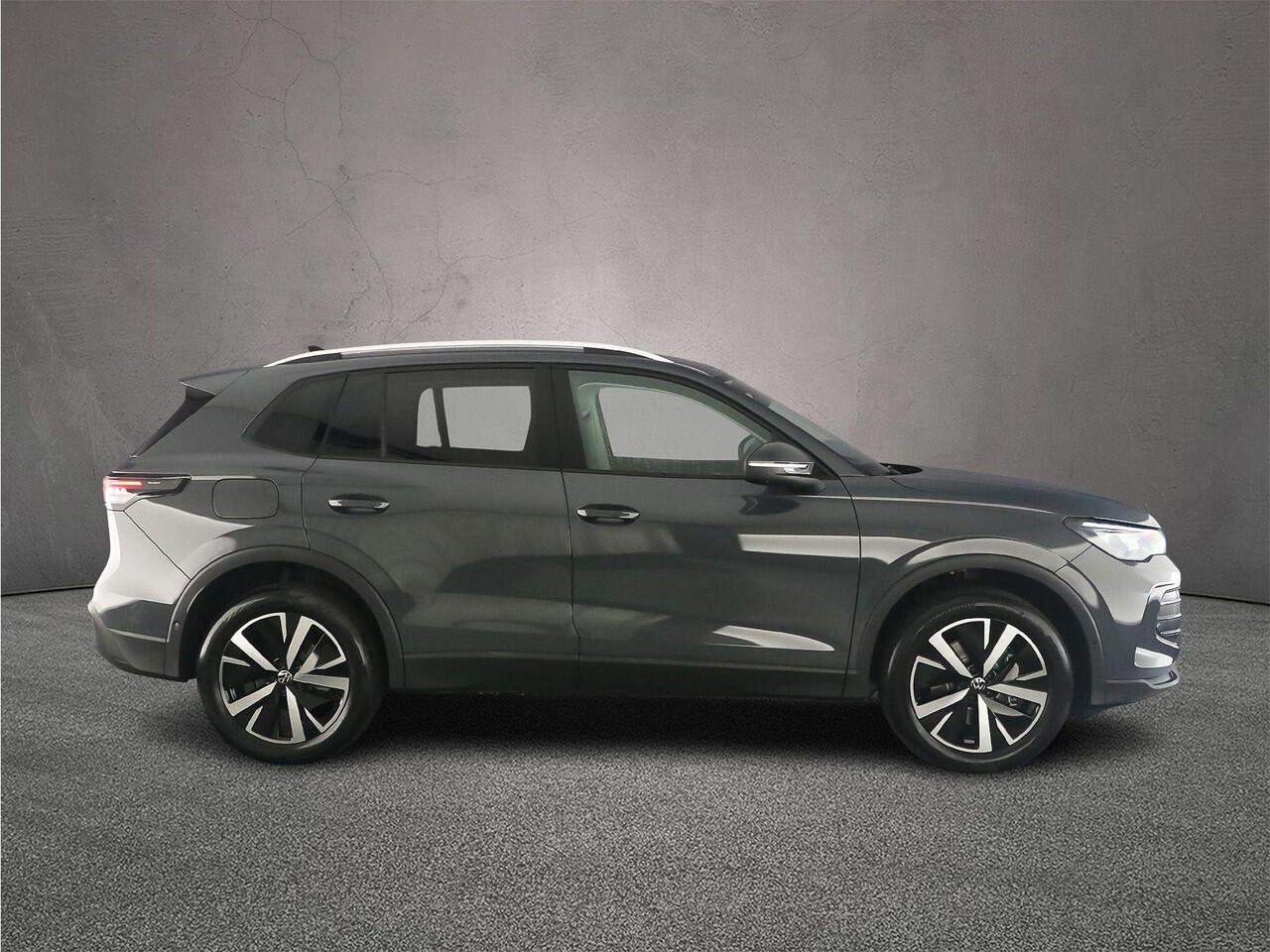 Volkswagen TIGUAN Life Edition 1.5 TSI eHybrid 204pk DSG Automaat Trekhaak, 360 camera, Adaptive cruise control, LED matrix koplampen, Elektrische achterklep