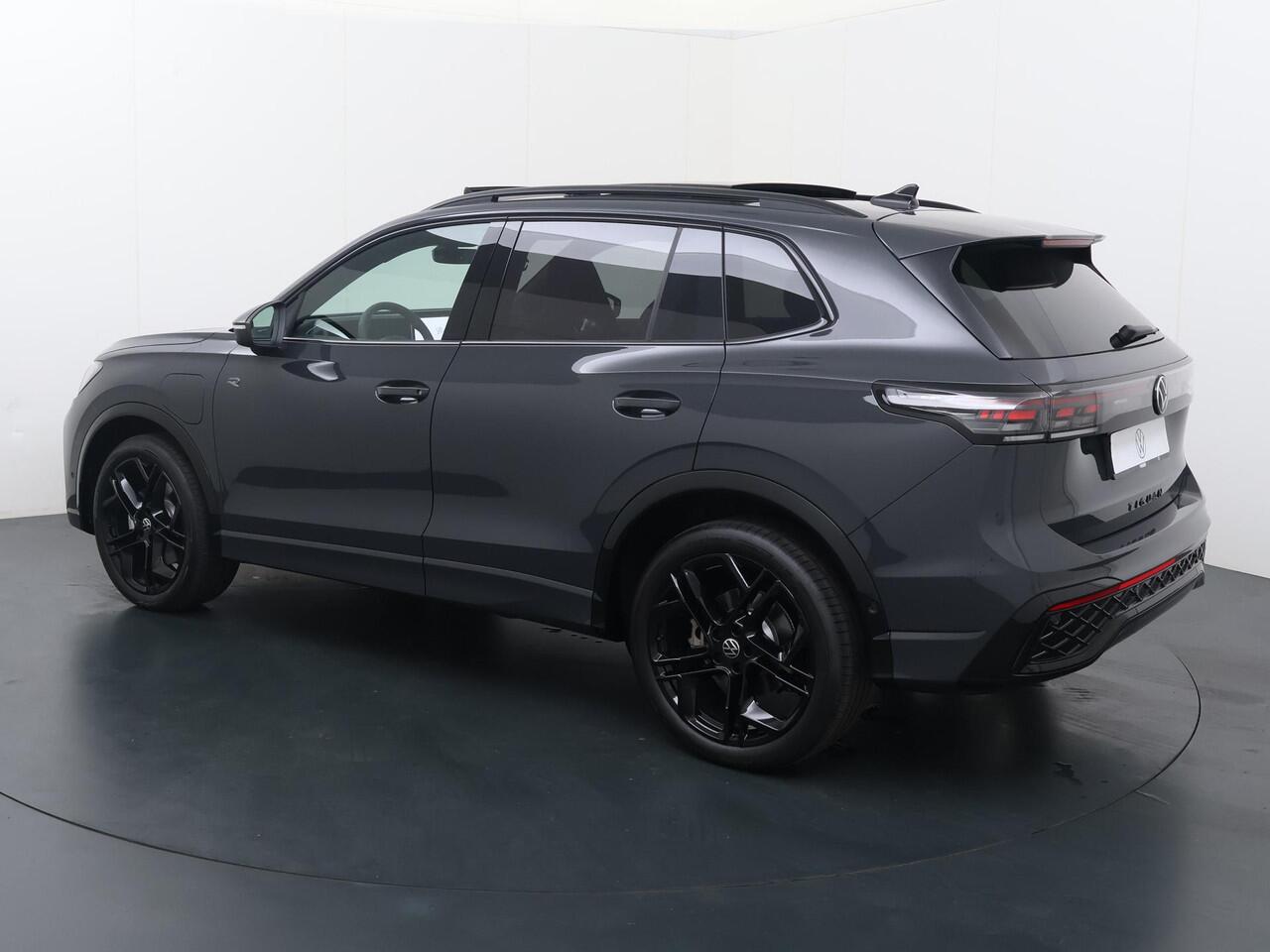 Volkswagen TIGUAN 1.5 eHybrid 272pk R-Line Edition DSG | Black Style | Assistance Plus pakket | Comfort pakket |