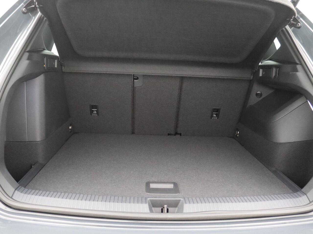 Volkswagen TIGUAN 1.5 eHybrid R-Line Edition 272PK DSG Pano-Schuifdak, Adaptieve Cruise Controle, Matrix-LED Verlichting, Keyless, Stoel-Stuurverwarming, Side Assist, Elektr. Achterklep, Trekhaak, 20" LM Velgen