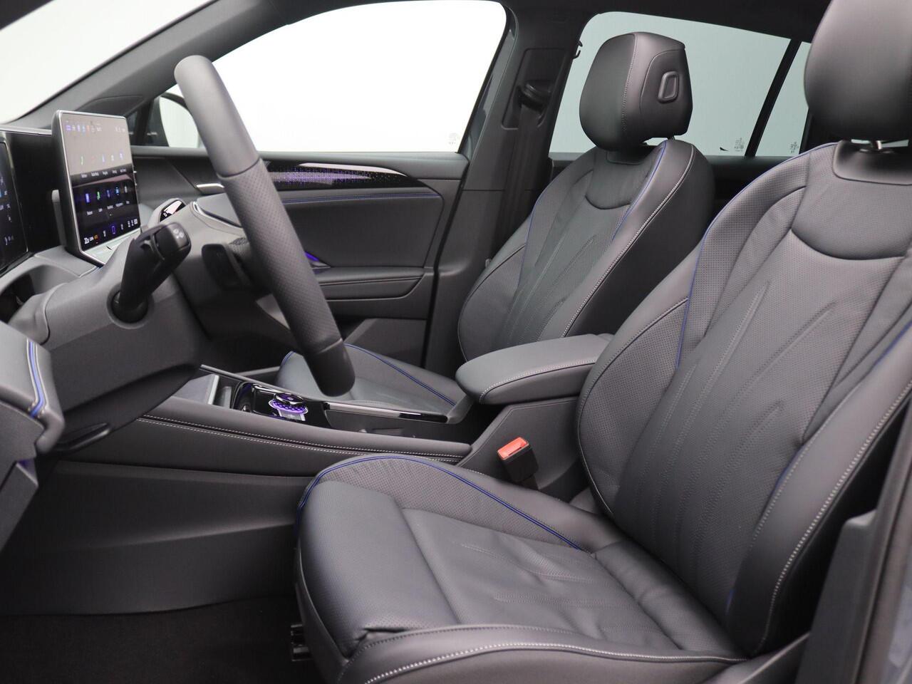 Volkswagen TIGUAN 1.5 eHybrid R-Line Edition 272PK DSG Pano-Schuifdak, Lederen Bekleding, Head-Up Display, 360gr. Camera, Stoelverwarming & Koeling, Matrix-LED Verlichting, Trekhaak, 20" LM Velgen, Adaptieve Cruise Controle,