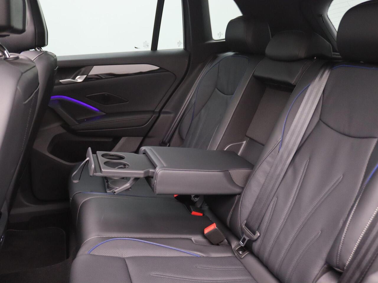 Volkswagen TIGUAN 1.5 eHybrid R-Line Edition 272PK DSG Pano-Schuifdak, Lederen Bekleding, Head-Up Display, 360gr. Camera, Stoelverwarming & Koeling, Matrix-LED Verlichting, Trekhaak, 20" LM Velgen, Adaptieve Cruise Controle,