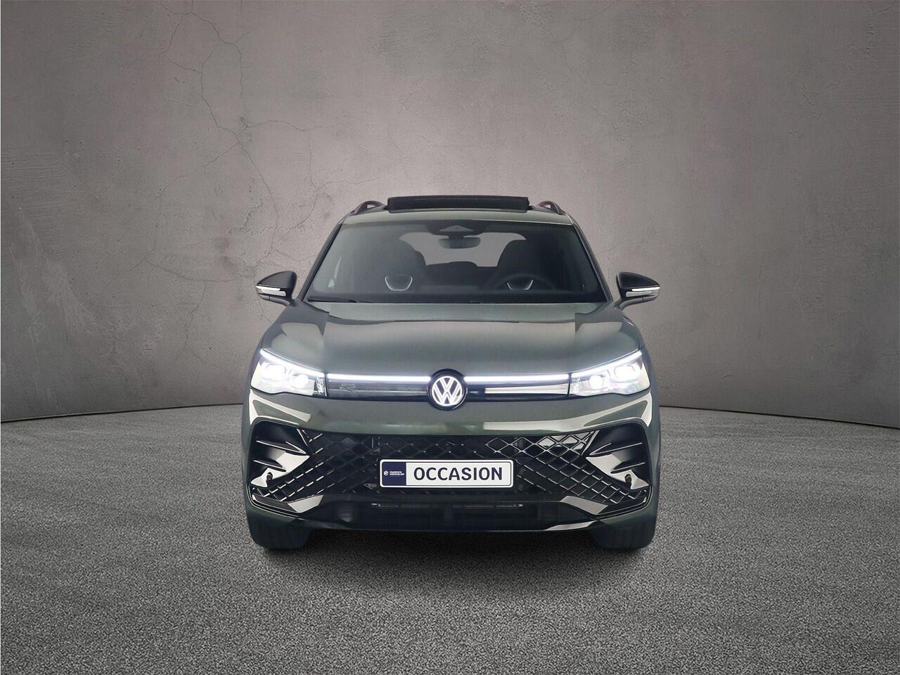 Volkswagen TIGUAN 1.5 eHybrid R-Line Edition 272pk DSG Automaat, Panoramadak, Trekhaak, Stoelverwarming, Black style, Adaptive cruise control, Elektrische achterklep, Led matrix