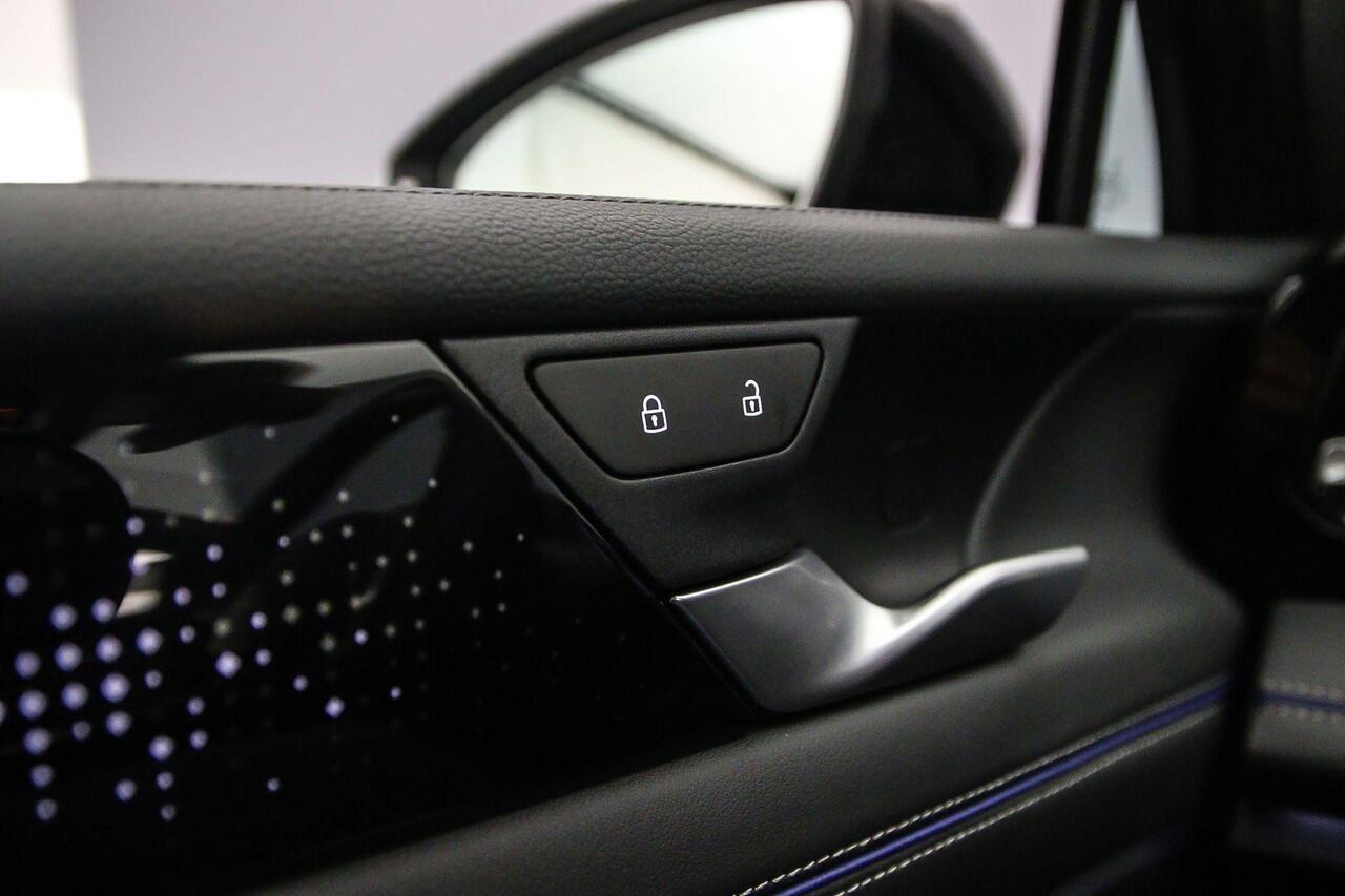 Volkswagen TIGUAN 1.5 eHybrid R-Line Edition 272pk DSG Automaat, Panoramadak, Trekhaak, Black style, Stoelverwarming, Elektrische achterklep, Dodehoeksensor, Led matrix verlichting