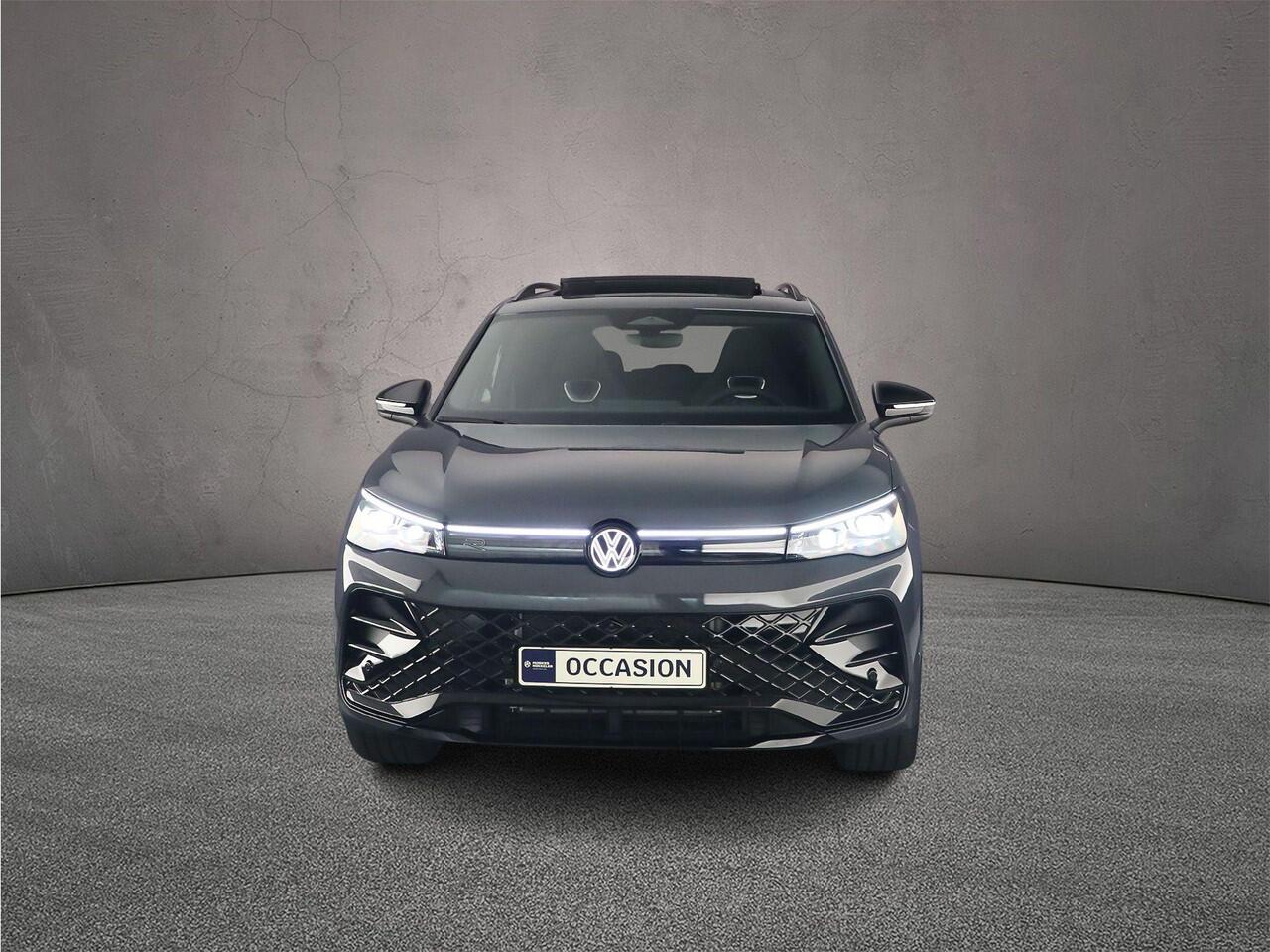 Volkswagen TIGUAN R-Line Edition 1.5 TSI eHybrid 272pk DSG Automaat Trekhaak, Panoramadak, Black Style, 360 camera, Adaptive cruise control, Elektrische achterklep