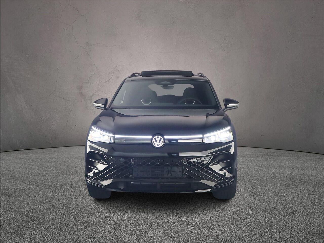 Volkswagen TIGUAN R-Line Edition 1.5 TSI eHybrid 272pk DSG Automaat Trekhaak, Panoramadak, Adaptive cruise control, 360 camera, Achteruitrijcamera