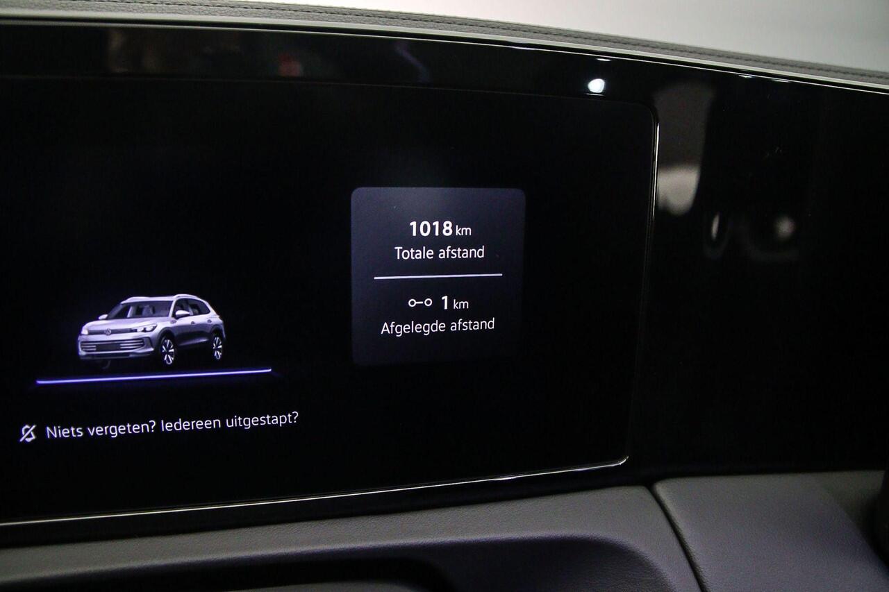 Volkswagen TIGUAN R-Line Edition 1.5 TSI eHybrid 272pk DSG Automaat Trekhaak, Panoramadak, Adaptive cruise control, 360 camera, Achteruitrijcamera