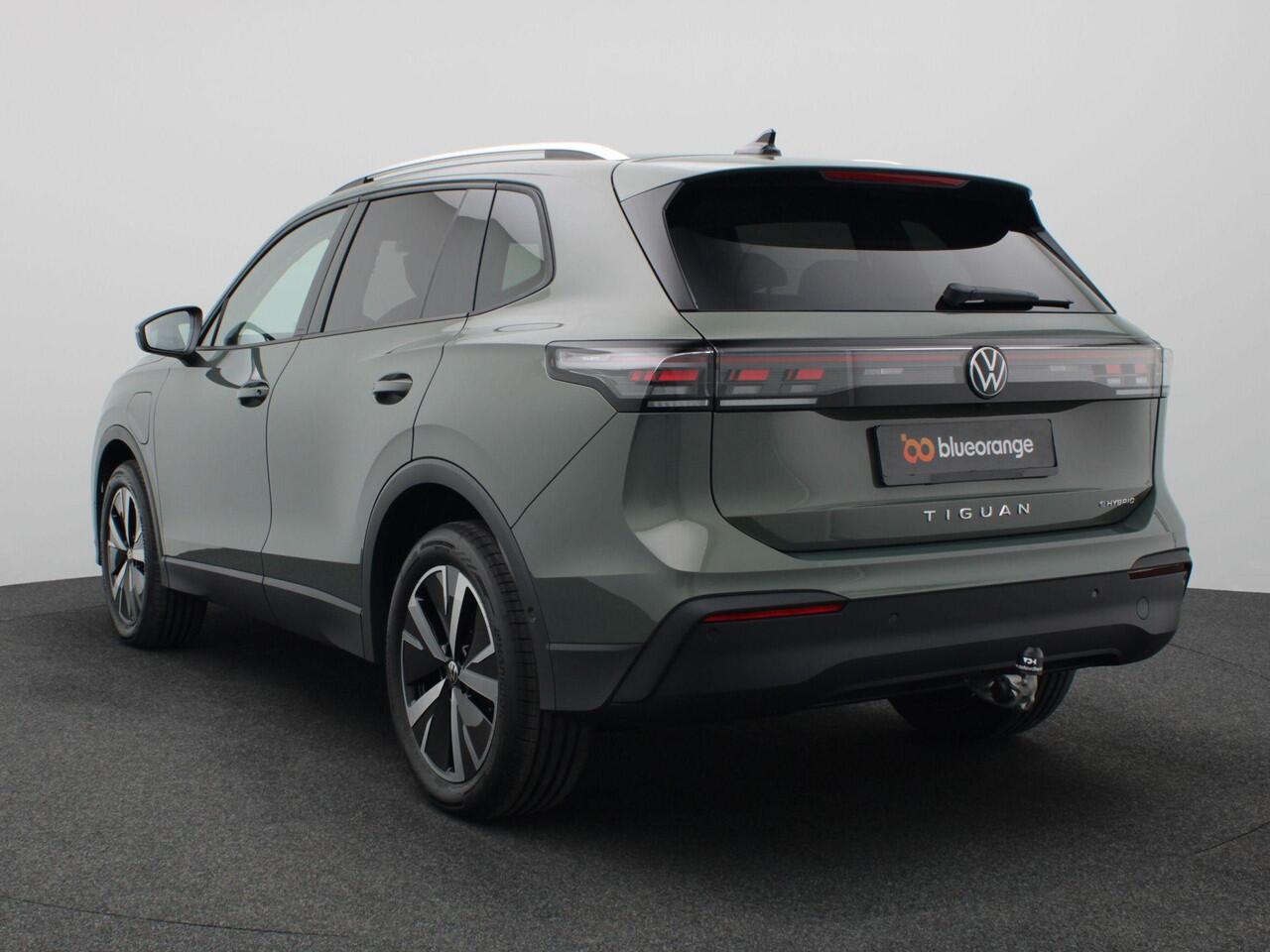 Volkswagen TIGUAN 1.5 eHybrid Life Edition 204PK DSG Trekhaak, 19" LM Velgen, Adaptieve Cruise Controle, Achteruitrijcamera, Side Assist, Navi via Apple Carplay/Android Auto, Keyless, Stoel-Stuurverwarming, Elektr. Achterklep