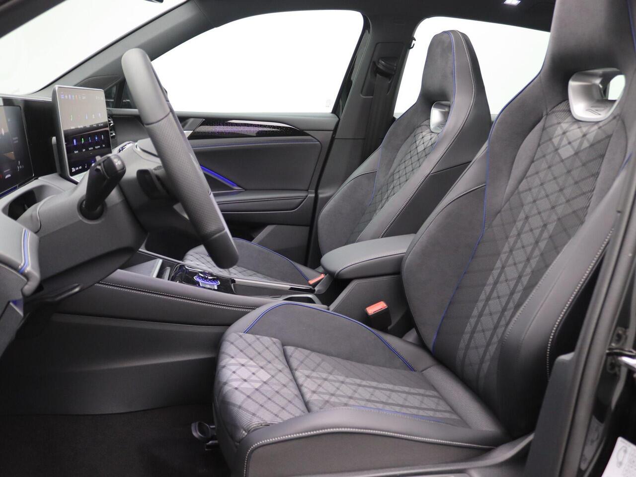 Volkswagen TIGUAN 1.5 eHybrid R-Line Edition 272PK DSG Pano-Schuifdak, Trekhaak, 360gr. camera, Adaptieve Cruise Controle, Matrix LED verlichting, Keyless, Navi, Side Assist, Alarm, 20" LM Velgen