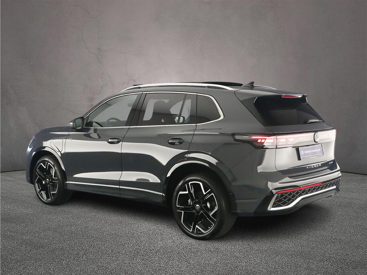 Volkswagen TIGUAN R-Line Edition 1.5 TSI eHybrid 272pk DSG Automaat Trekhaak, Navigatie, Achteruitrijcamera, Elektrische achterklep, Adaptive cruise control