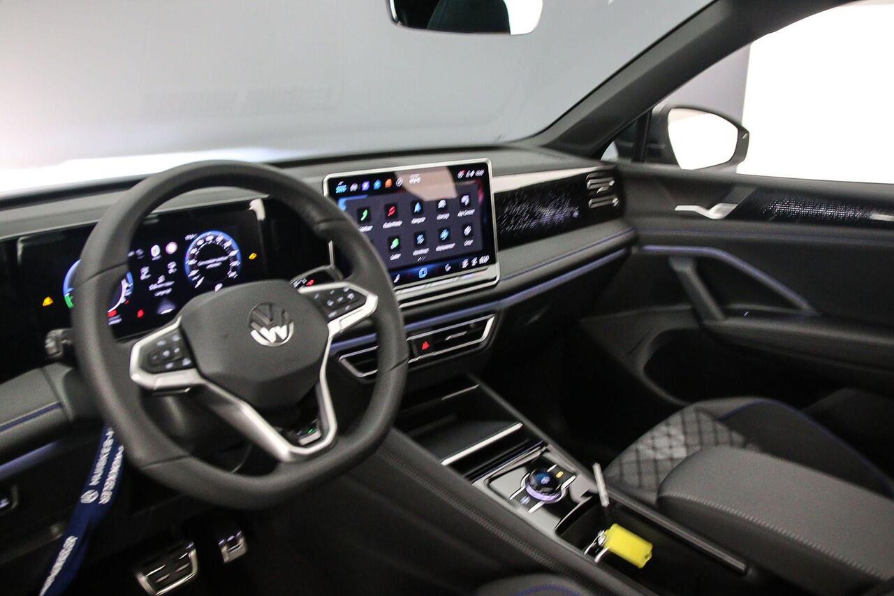 Volkswagen TIGUAN R-Line Edition 1.5 TSI eHybrid 272pk DSG Automaat Trekhaak, Navigatie, Achteruitrijcamera, Elektrische achterklep, Adaptive cruise control