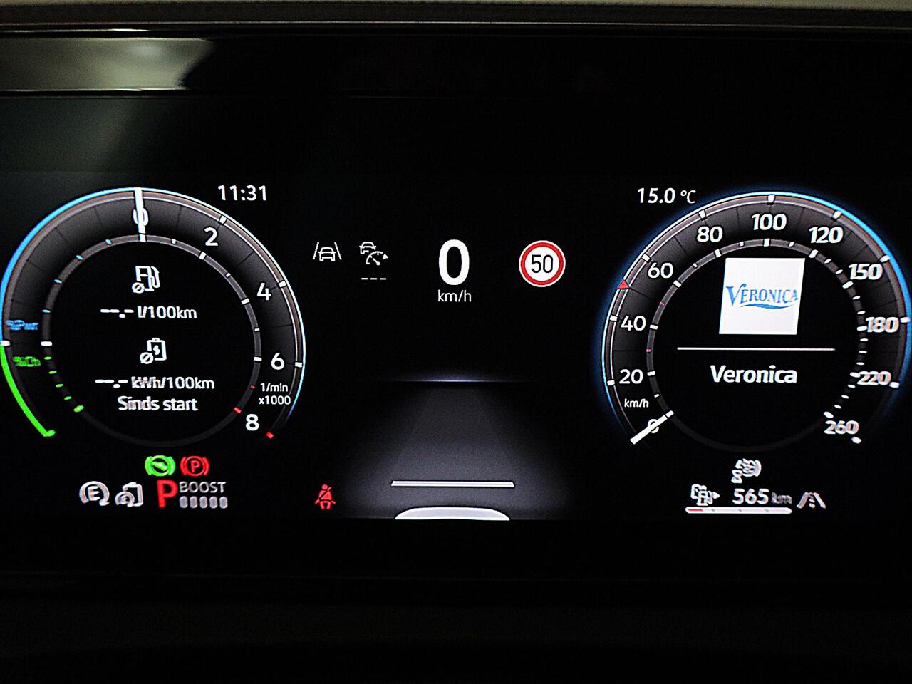 Volkswagen TIGUAN 1.5 eHybrid R-Line Edition 272 pk Automaat (DSG) | Verlengde garantie | Navigatie | Parkeersensoren (Park assist) | Rondomzicht camera | Stoelverwarming v/a | Black Style pakket | R-Line |