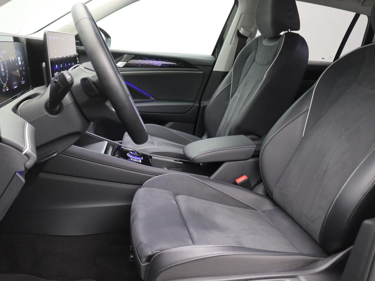 Volkswagen TIGUAN 1.5 eHybrid Elegance 204PK DSG Trekhaak, ErgoActive Stoel, Stoelverwarming voor + achter, Stuurwielverwarming, 360gr. Camera, Led Plus, Navigatie, Alarm, Keyless, Side Assist, Virtual Pedal, 18" LM Velgen