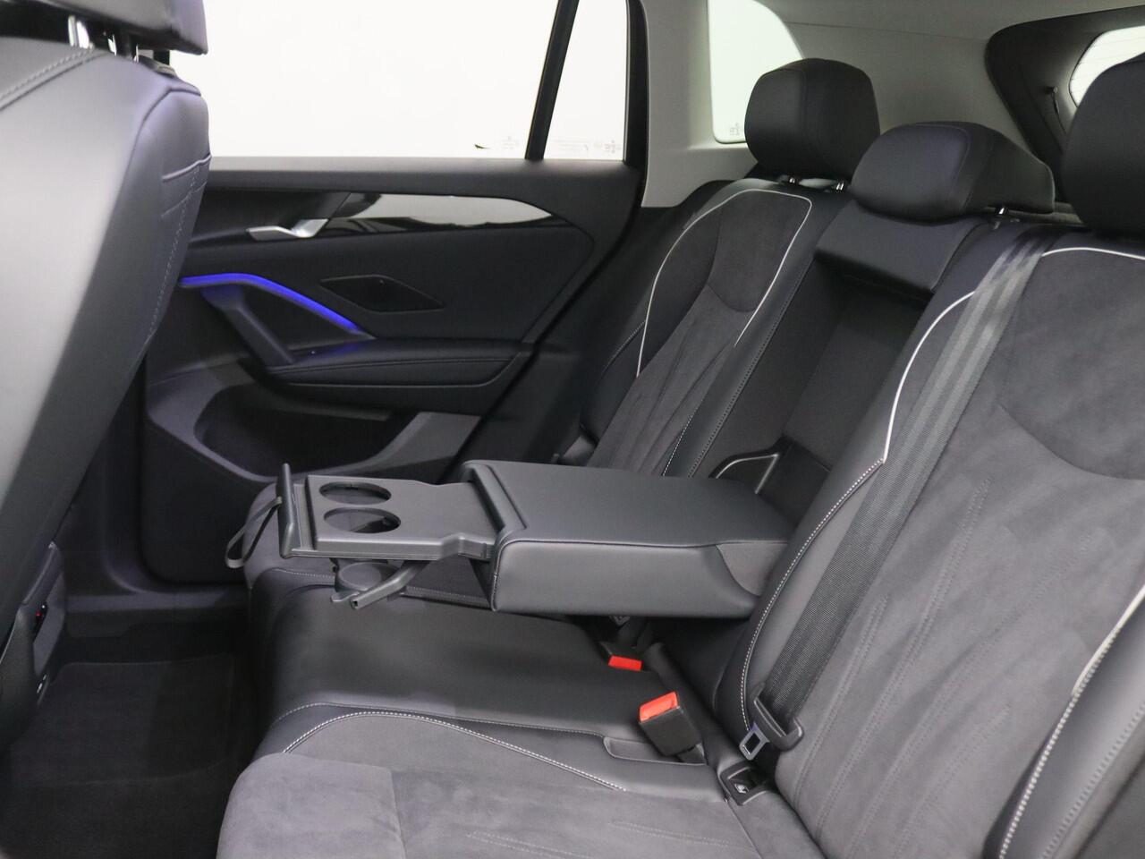 Volkswagen TIGUAN 1.5 eHybrid Elegance 204PK DSG Trekhaak, ErgoActive Stoel, Stoelverwarming voor + achter, Stuurwielverwarming, 360gr. Camera, Led Plus, Navigatie, Alarm, Keyless, Side Assist, Virtual Pedal, 18" LM Velgen