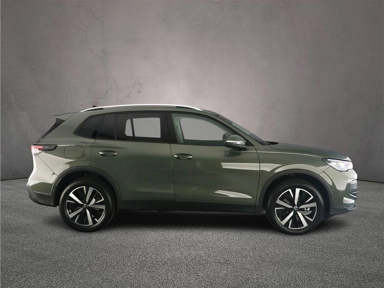 Volkswagen TIGUAN Life Edition 1.5 TSI eHybrid 204pk DSG Automaat Trekhaak, Adaptive cruise control, LED matrix koplampen, 360 camera, Navigatie, Achteruitrijcamera