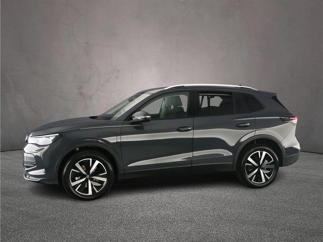 Volkswagen TIGUAN Life Edition 1.5 TSI eHybrid 204pk DSG Automaat Trekhaak, LED matrix koplampen, Navigatie, 360 camera, Achteruitrijcamera, Adaptive cruise control