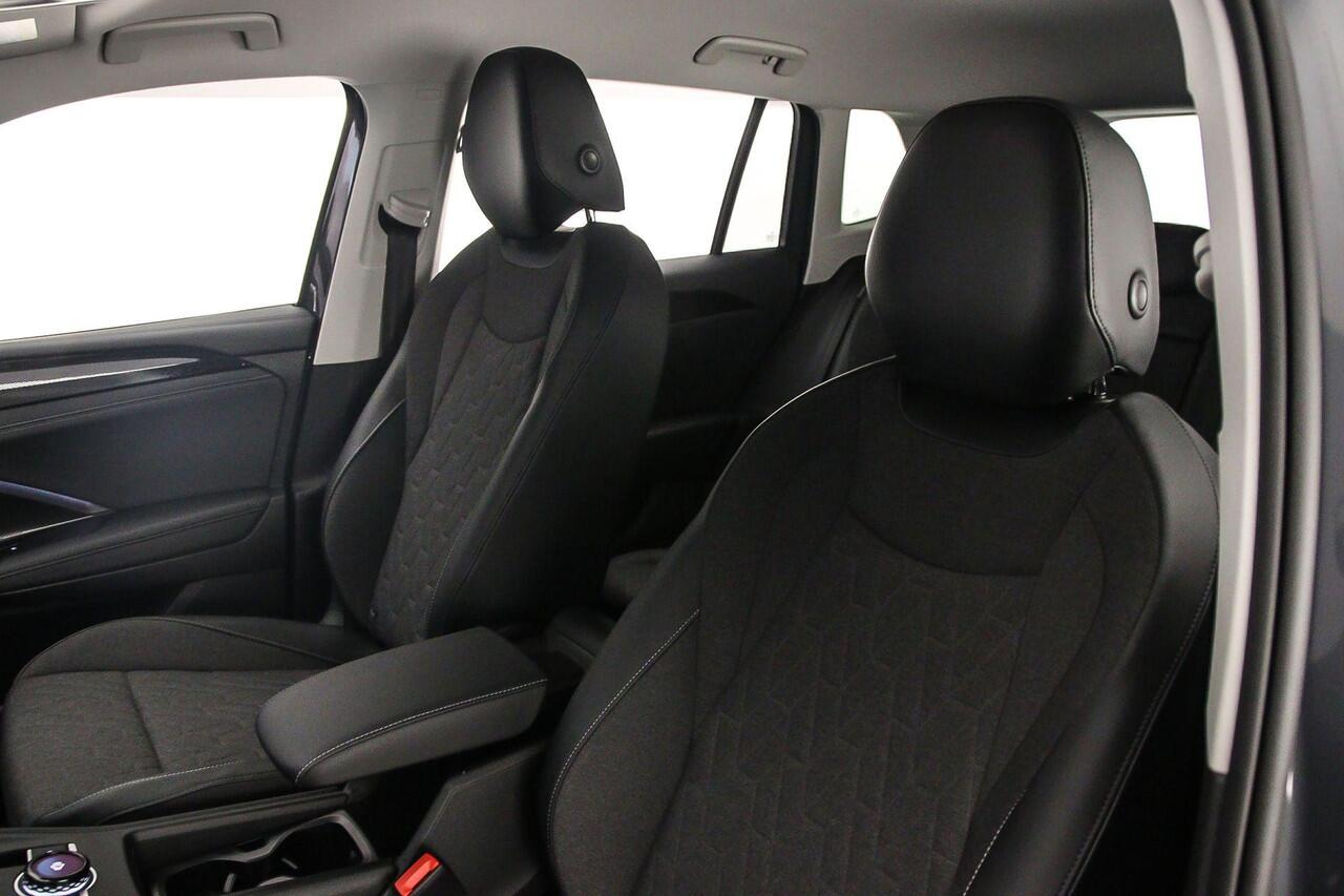 Volkswagen TIGUAN Life Edition 1.5 TSI eHybrid 204pk DSG Automaat Trekhaak, LED matrix koplampen, Navigatie, 360 camera, Achteruitrijcamera, Adaptive cruise control