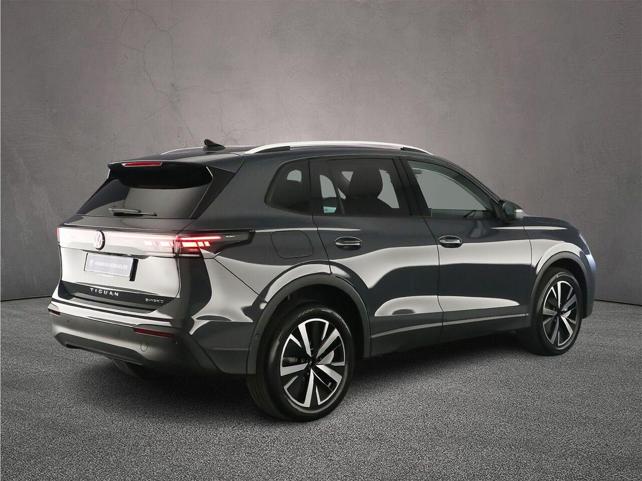 Volkswagen TIGUAN Life Edition 1.5 TSI eHybrid 204pk DSG Automaat Trekhaak, LED matrix koplampen, Navigatie, 360 camera, Achteruitrijcamera, Adaptive cruise control