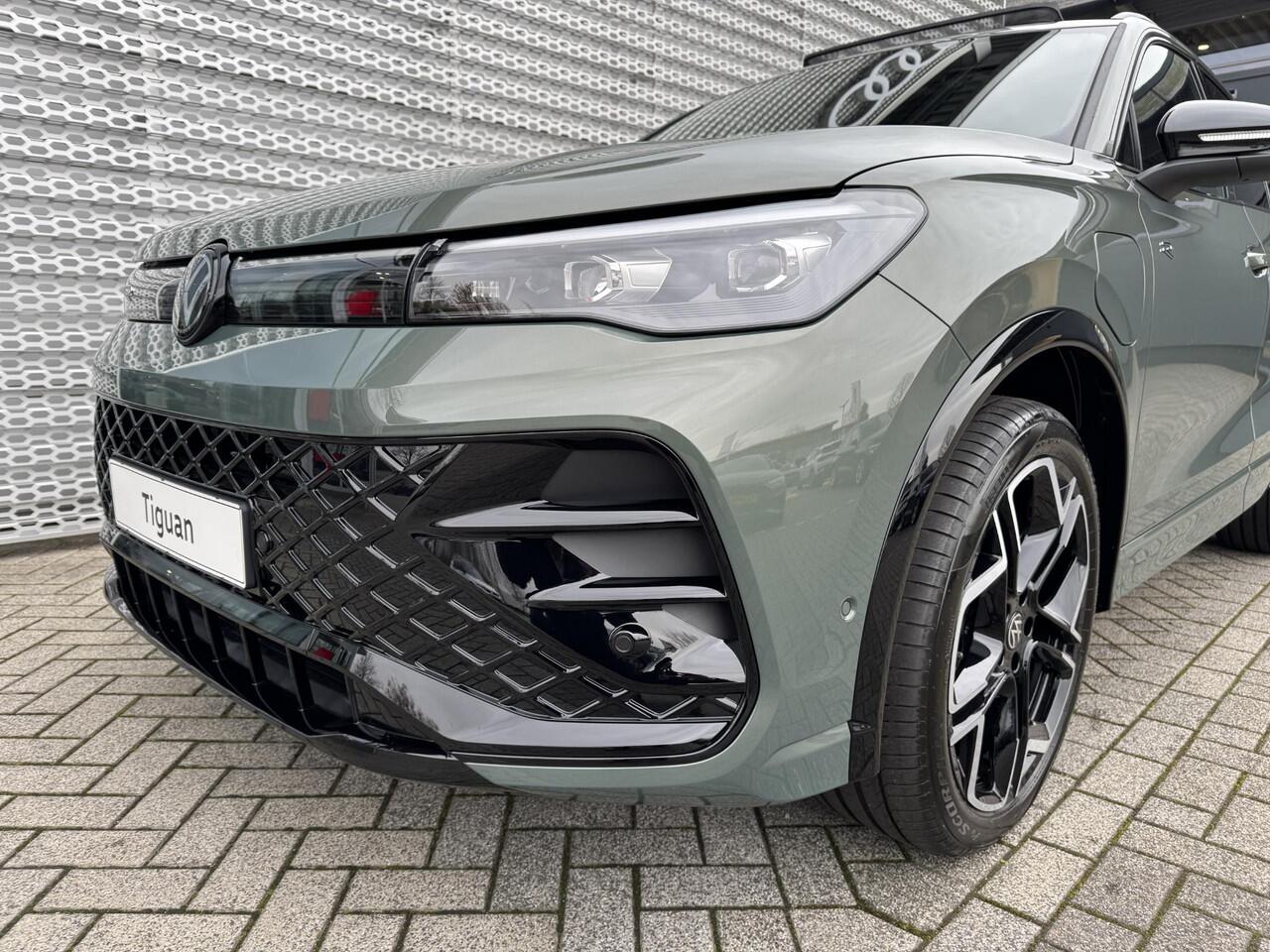 Volkswagen TIGUAN R-Line Edition 1.5 eHybrid 150 kW / 204 PK DSG | Black Style | Trekhaak met wegklapbare kogel | Comfort pakket |