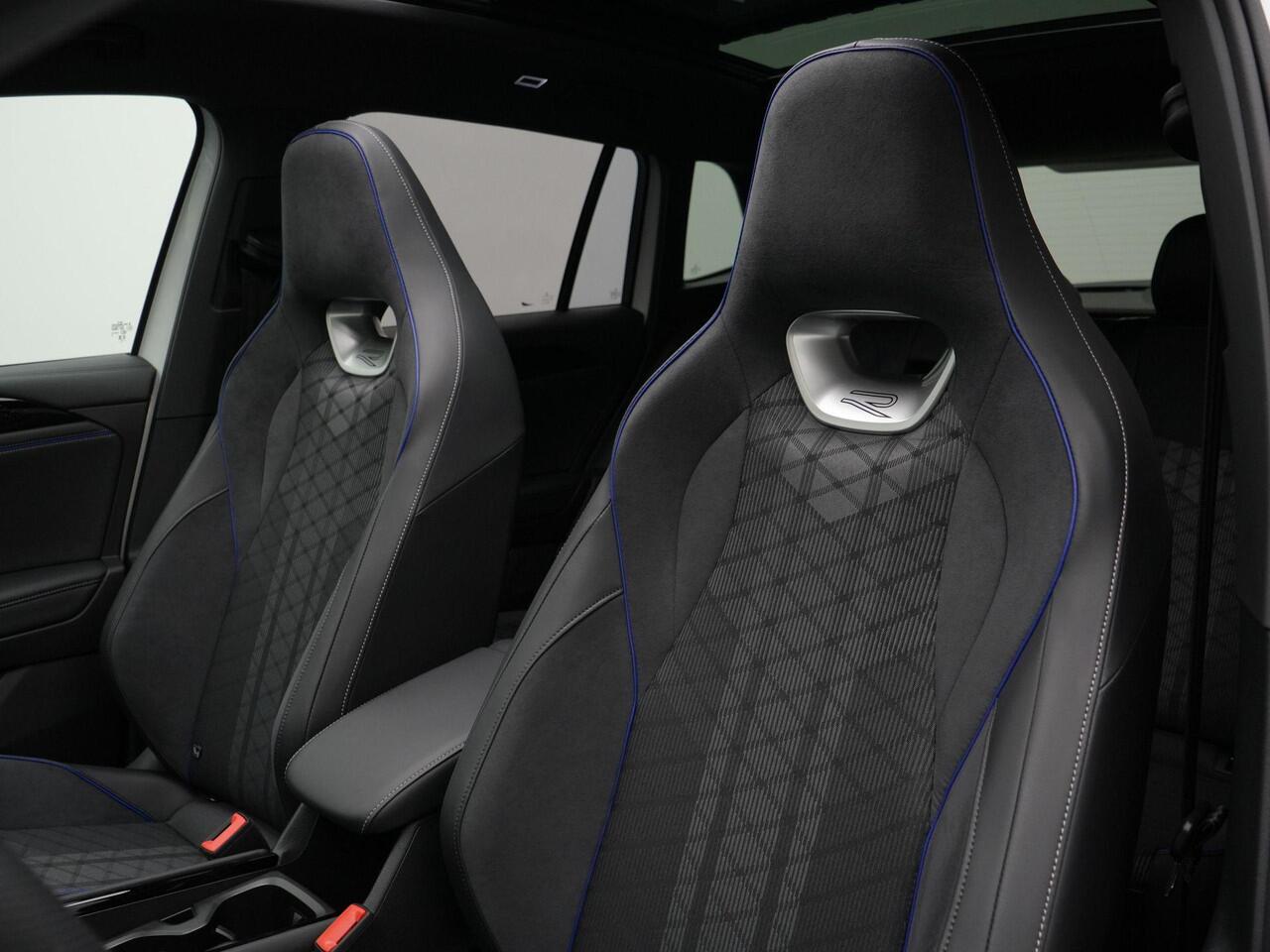 Volkswagen TIGUAN 1.5 eHybrid 272 pk DSG R-Line Edition | Panoramadak | Trekhaak | Adaptief onderstel | Achteruitrijcamera | Massage