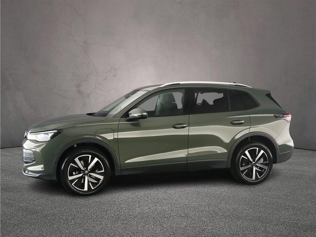 Volkswagen TIGUAN Life Edition 1.5 TSI eHybrid 204pk DSG Automaat Trekhaak, LED matrix koplampen, Adaptive cruise control, 360 camera, Elektrische achterklep, Stuurwiel verwarmd