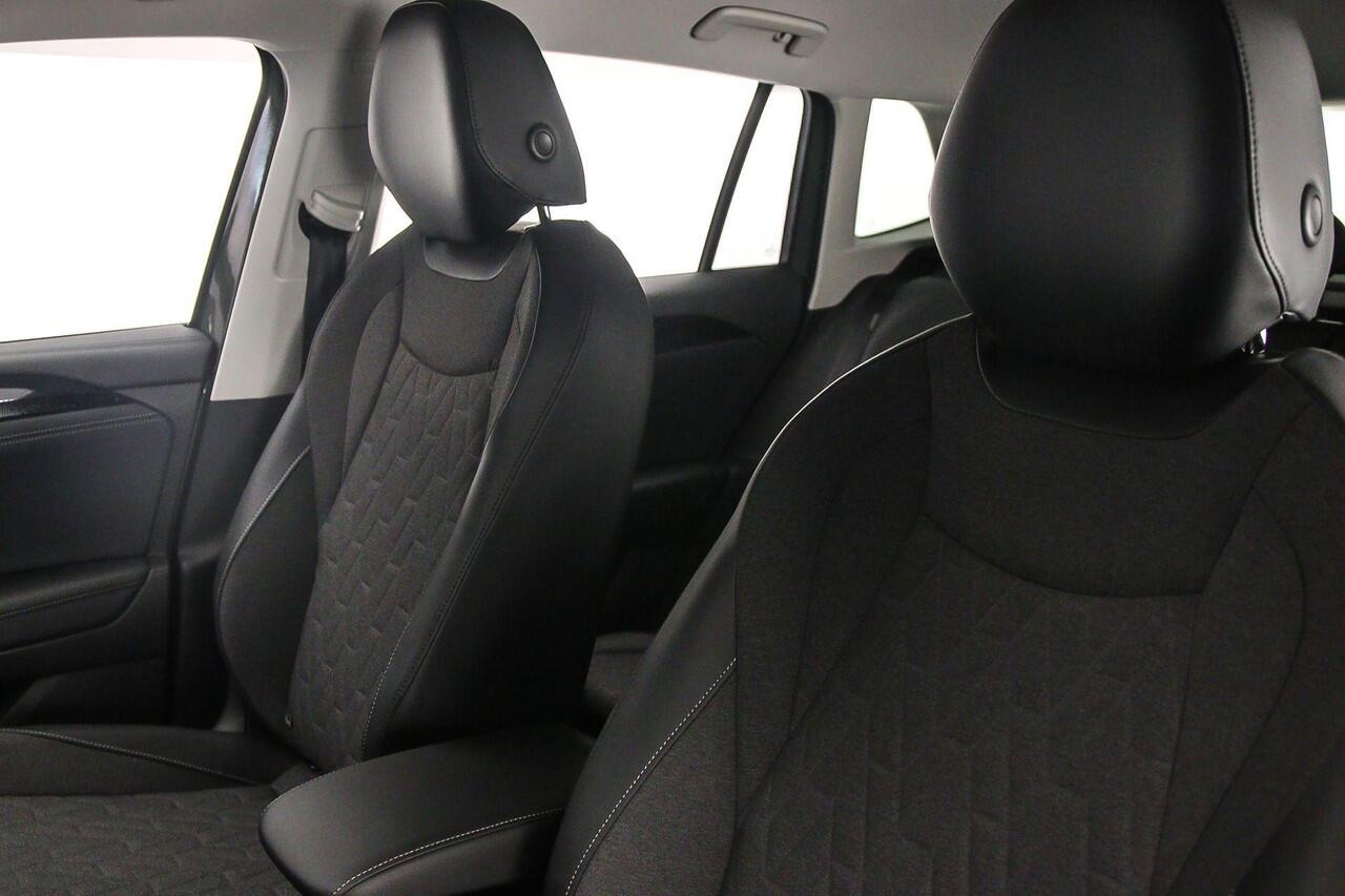 Volkswagen TIGUAN Life Edition 1.5 TSI eHybrid 204pk DSG Automaat Trekhaak, LED matrix koplampen, Adaptive cruise control, 360 camera, Elektrische achterklep, Stuurwiel verwarmd