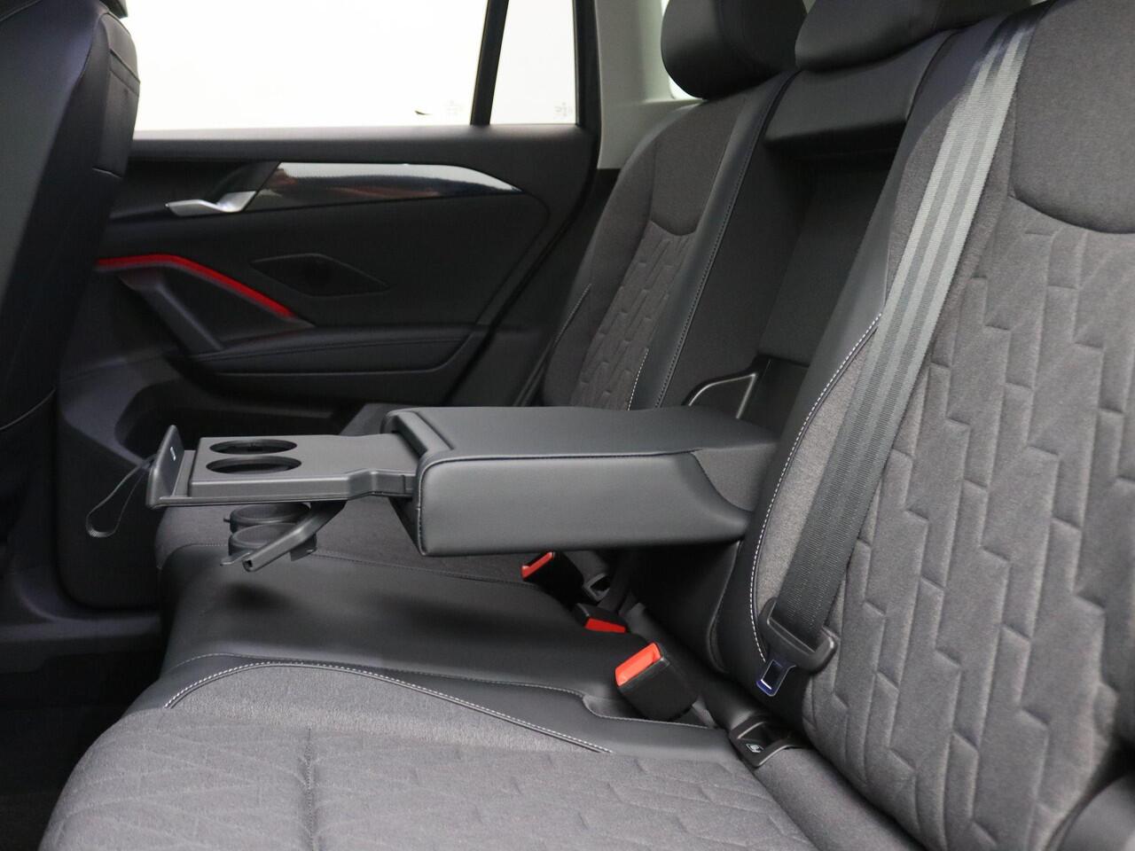 Volkswagen TIGUAN 1.5 eHybrid Life Edition 204PK DSG Trekhaak, 19" LM Velgen, Keyless, Achteruitrijcamera, Side Assist, Navi via Apple Carplay/Android Auto, Adaptieve Cruise Control, Stoel-Stuurverwarming, Elektr. Achterklep