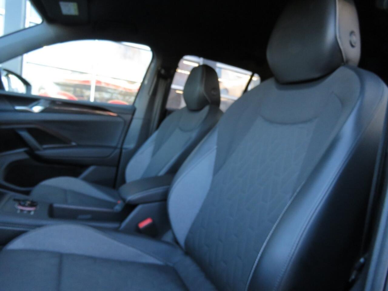 Volkswagen TIGUAN 1.5 eTSI 150pk GOAL Edition / Trekhaak / 360 camera / Elec.klep / IQ Light / Zwarte hemel / FABRIEKS garantie