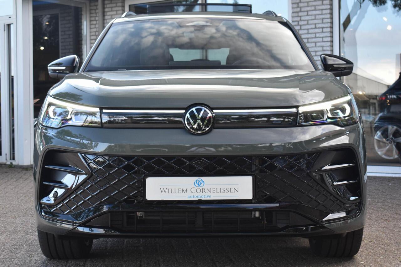 Volkswagen TIGUAN 1.5 eTSI R-Line Edition Pano Trekhaak IQ Ergostoel