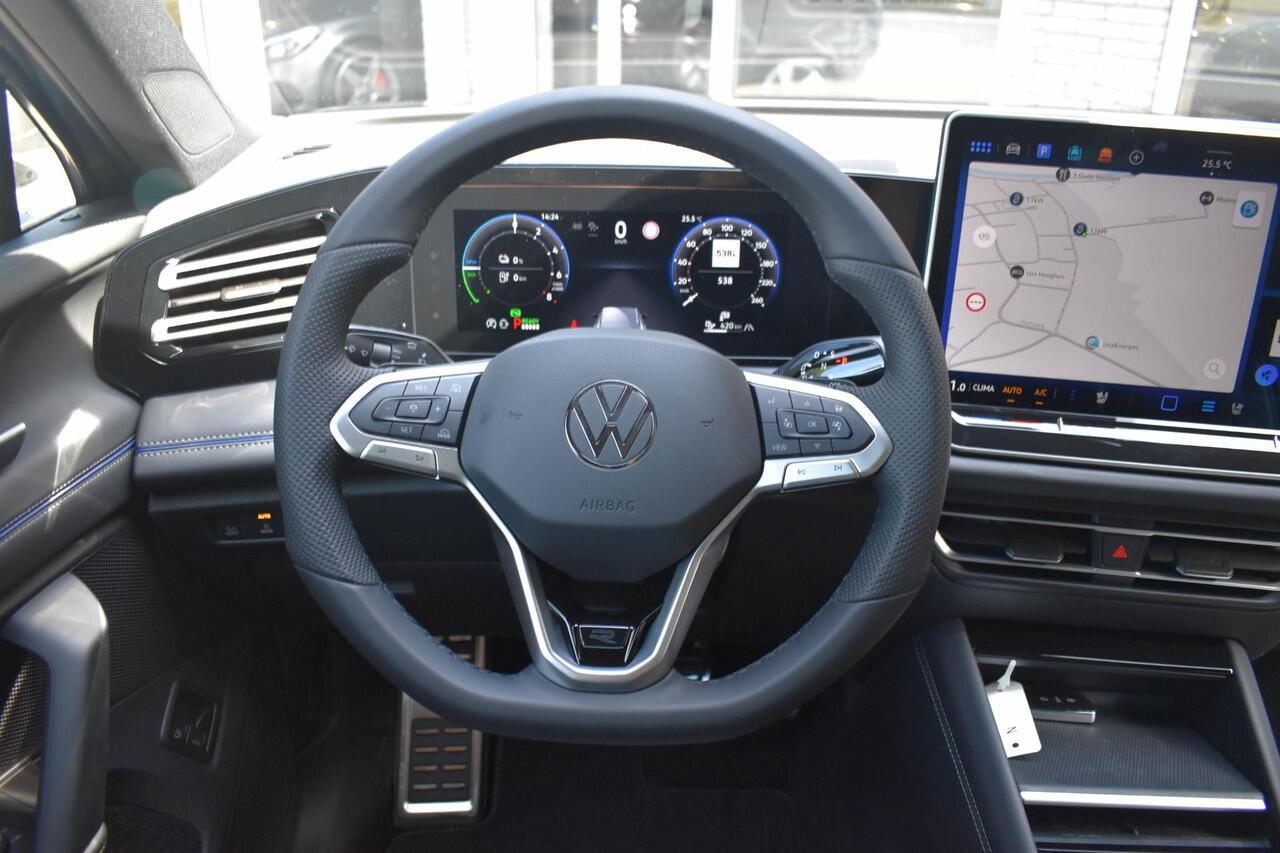 Volkswagen TIGUAN 1.5 eTSI R-Line Edition Pano Trekhaak IQ Ergostoel