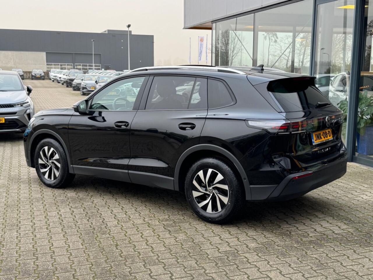 Volkswagen TIGUAN 1.5 eTSI Life Edition - schuif/kanteldak - winterpakket - camera
