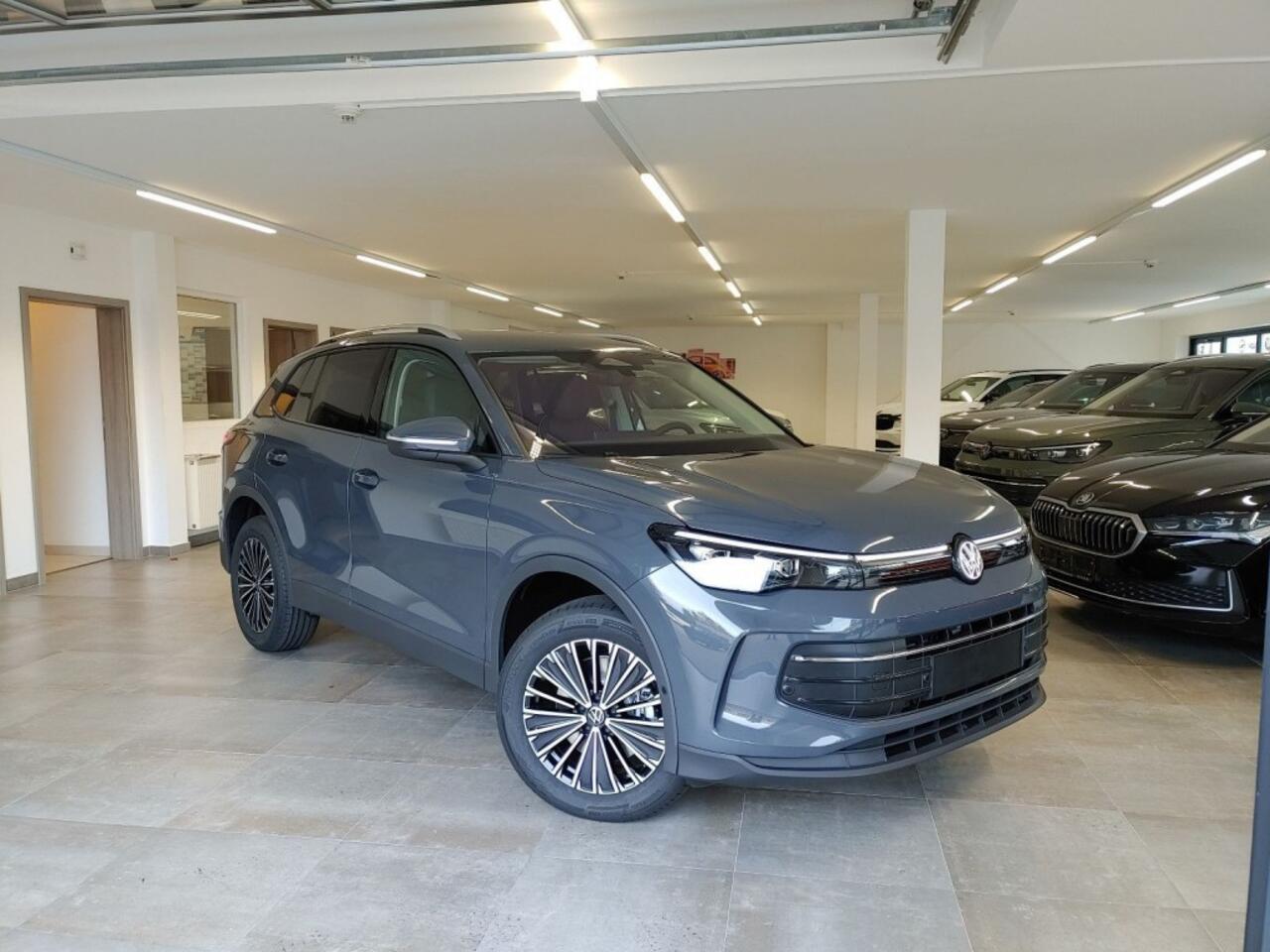 Volkswagen TIGUAN 1.5 TSI E-HYBRID LIFE TREKHAAK/CAMERA/LEDER/MEMORY/CARPLAY/ACC