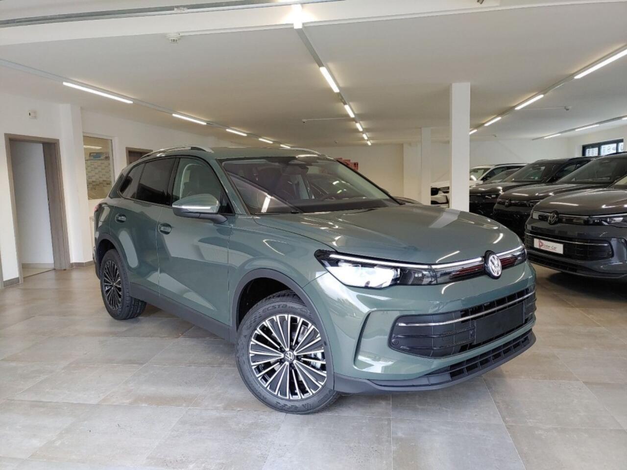 Volkswagen TIGUAN 1.5 TSI E-HYBRID LIFE TREKHAAK/CAMERA/MEMORY/LEDER/CARPLAY/ACC/E-KLEP